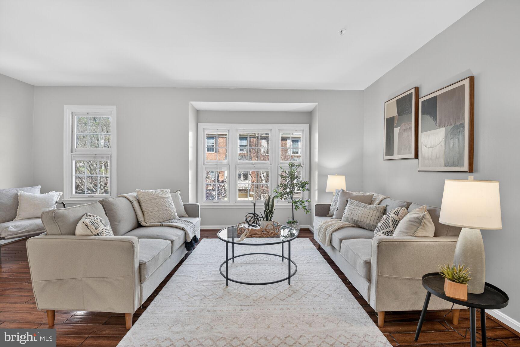 WHITLEY PARK CONDOMINIUM - Residential