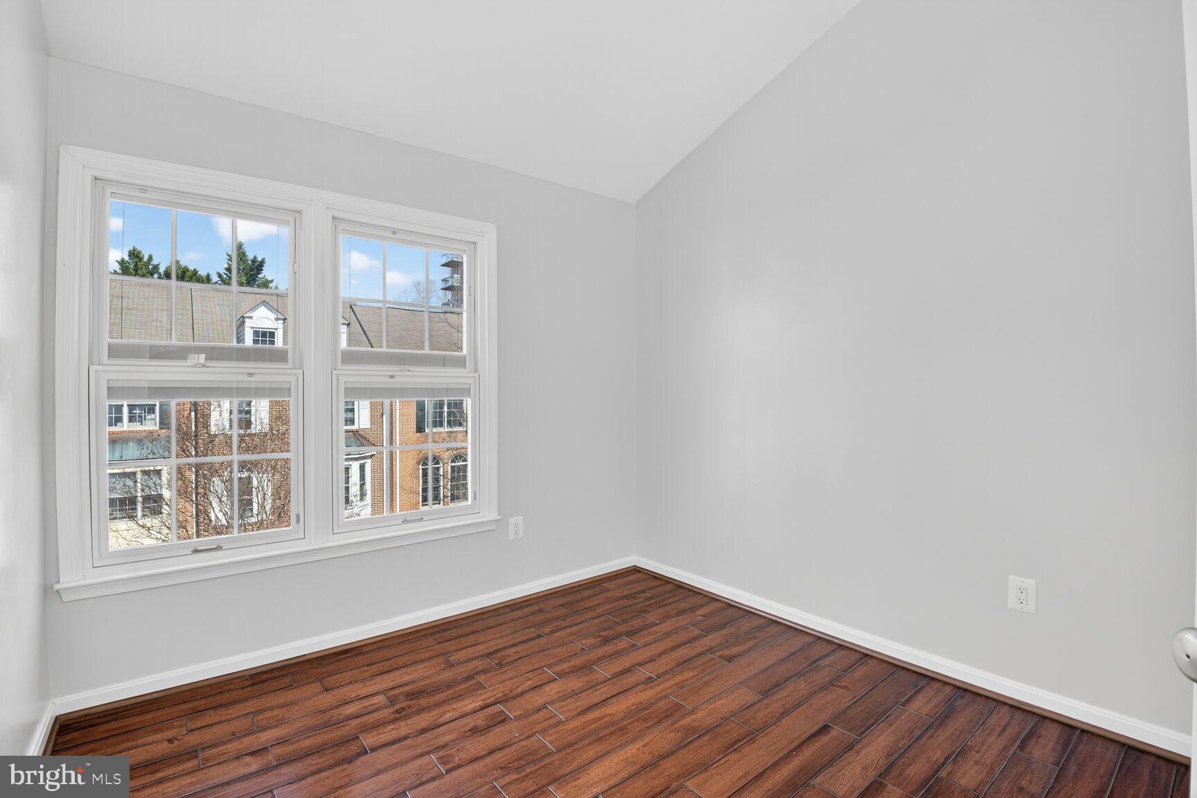 WHITLEY PARK CONDOMINIUM - Residential