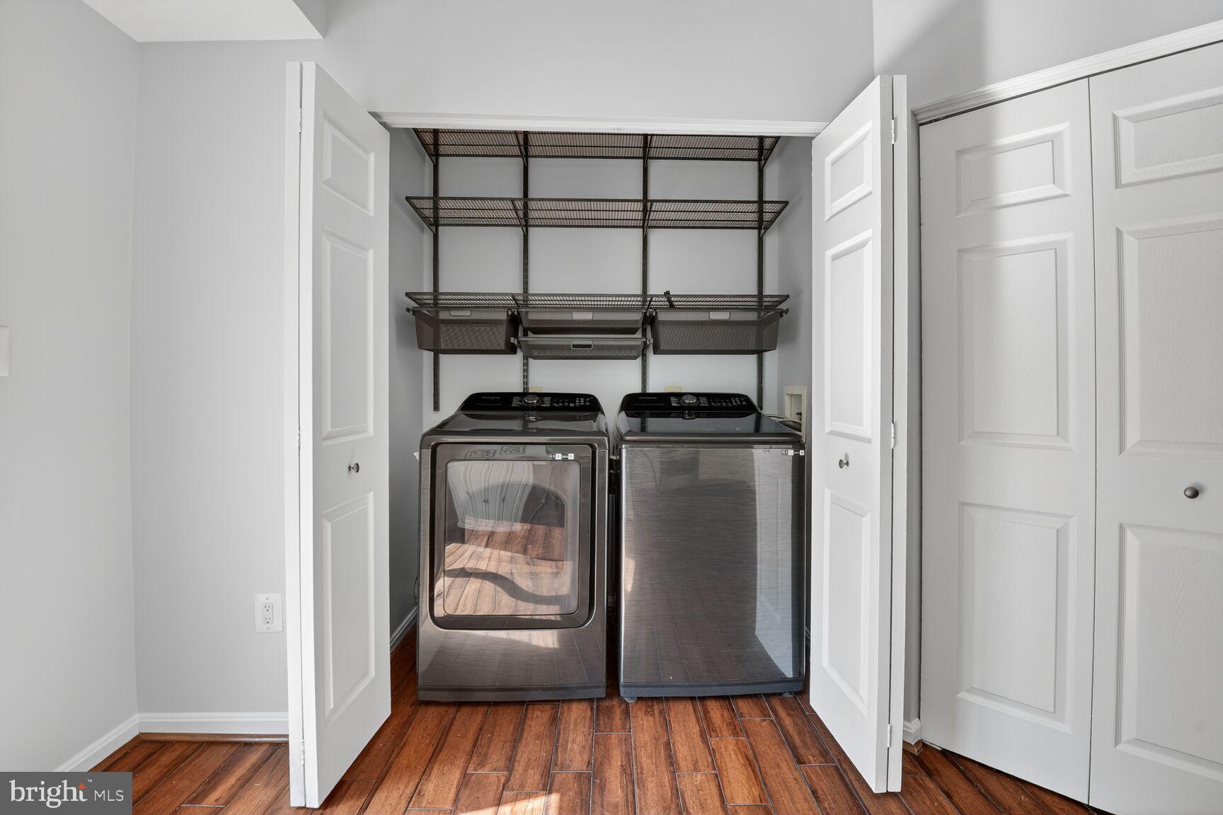 WHITLEY PARK CONDOMINIUM - Residential