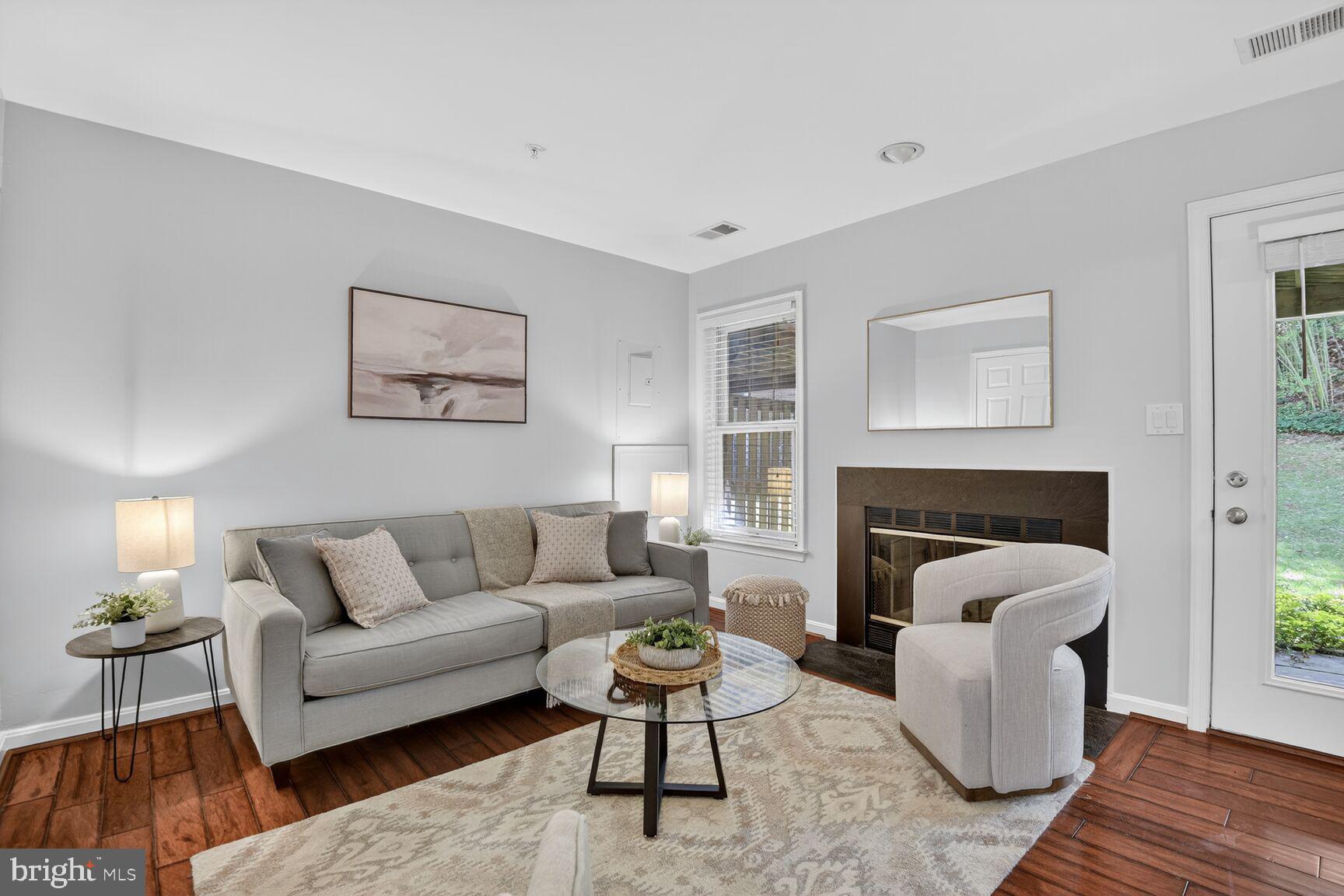 WHITLEY PARK CONDOMINIUM - Residential