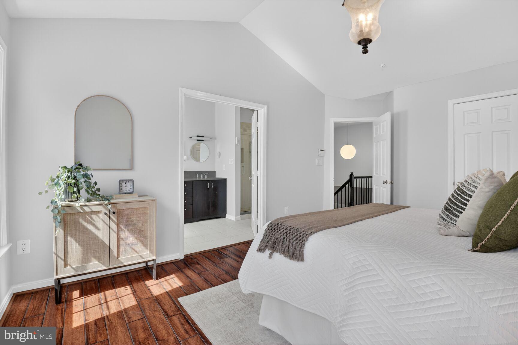 WHITLEY PARK CONDOMINIUM - Residential