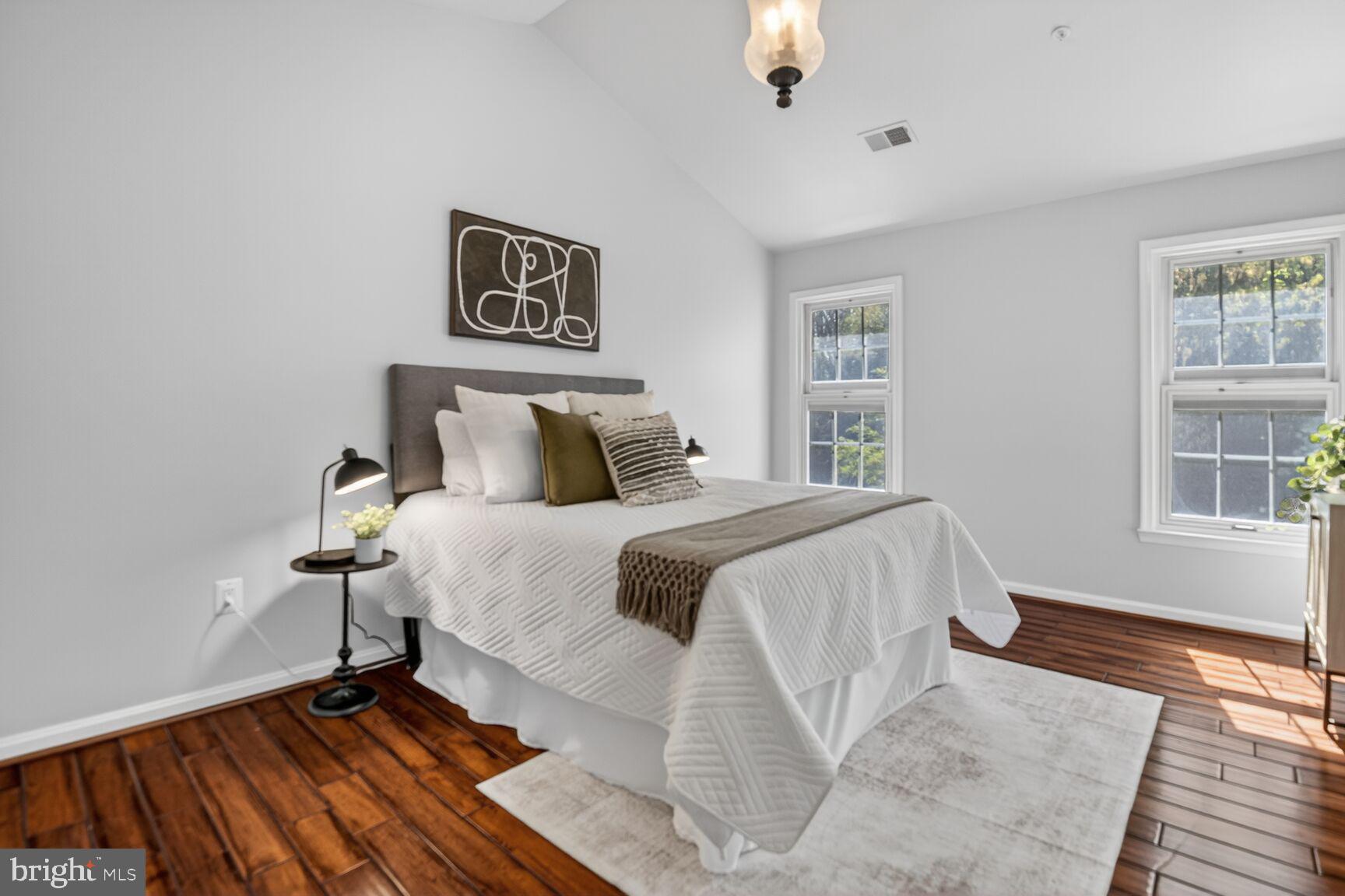 WHITLEY PARK CONDOMINIUM - Residential