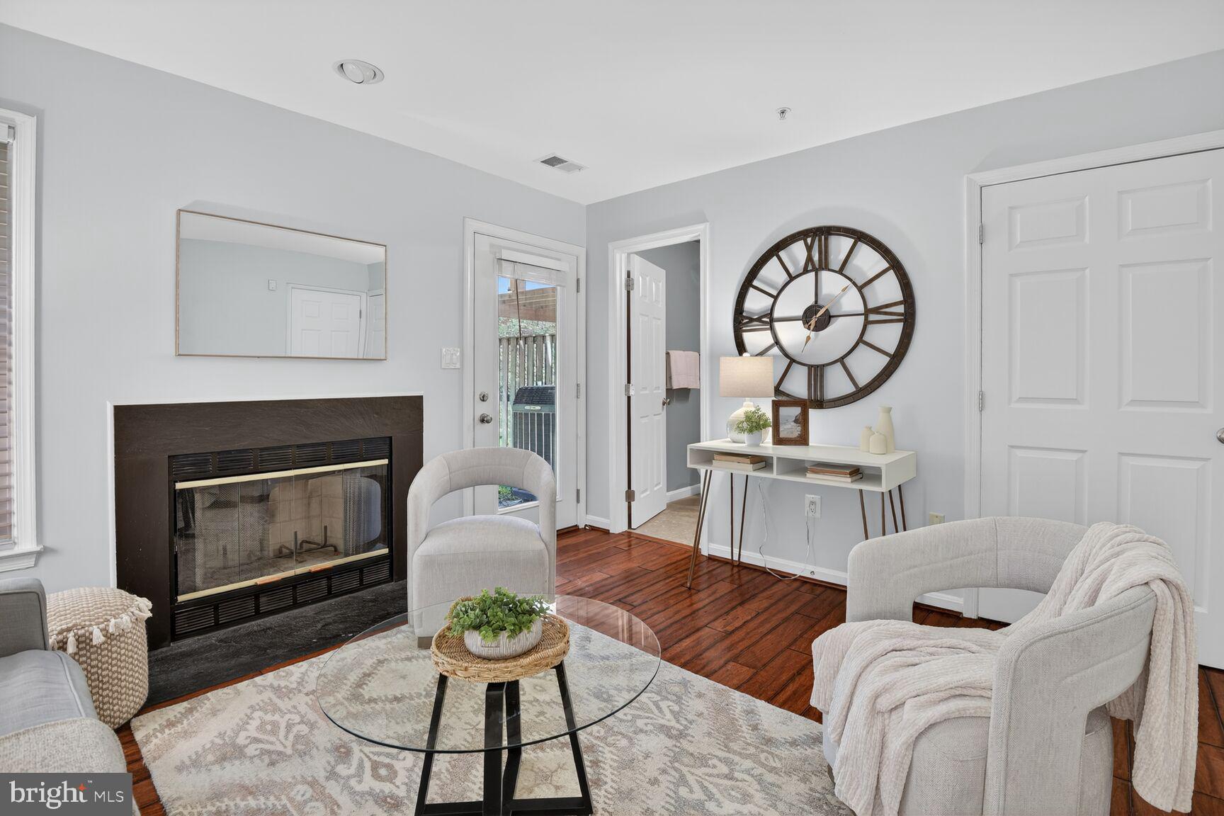 WHITLEY PARK CONDOMINIUM - Residential