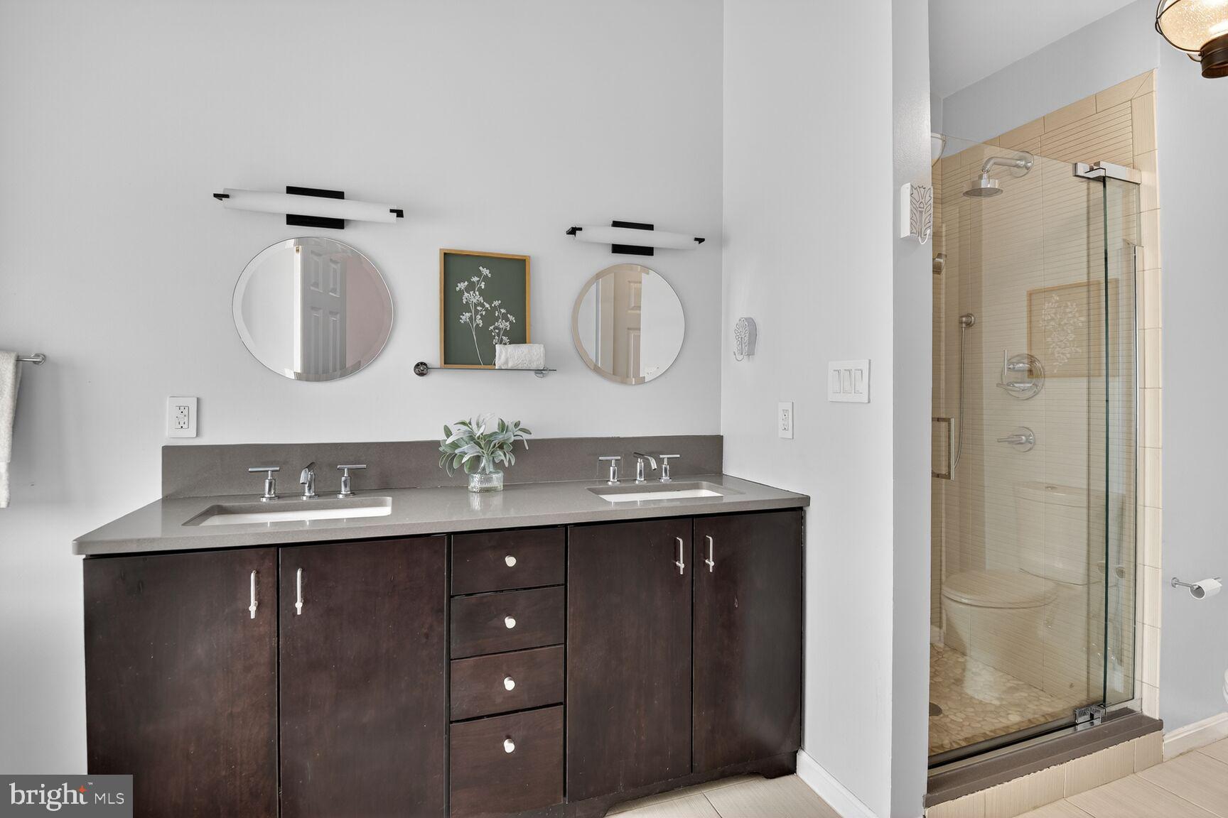 WHITLEY PARK CONDOMINIUM - Residential