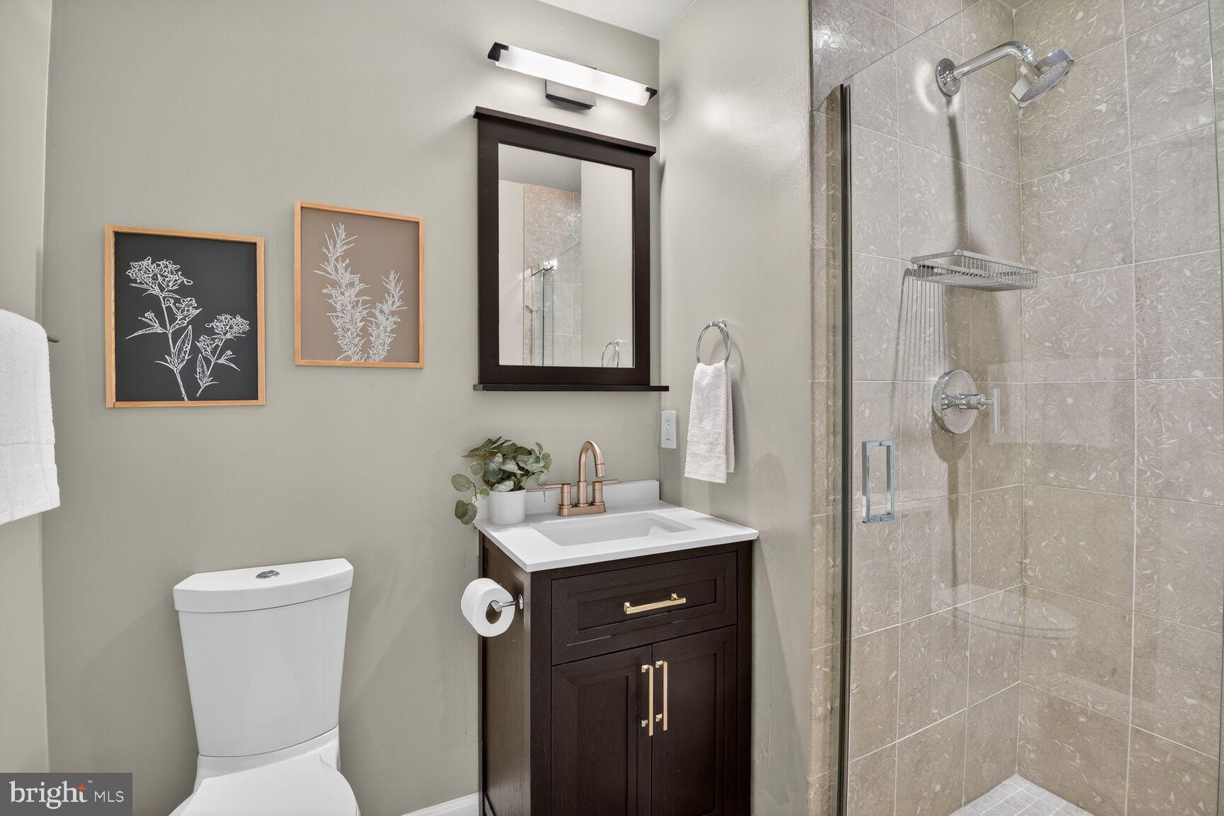 WHITLEY PARK CONDOMINIUM - Residential