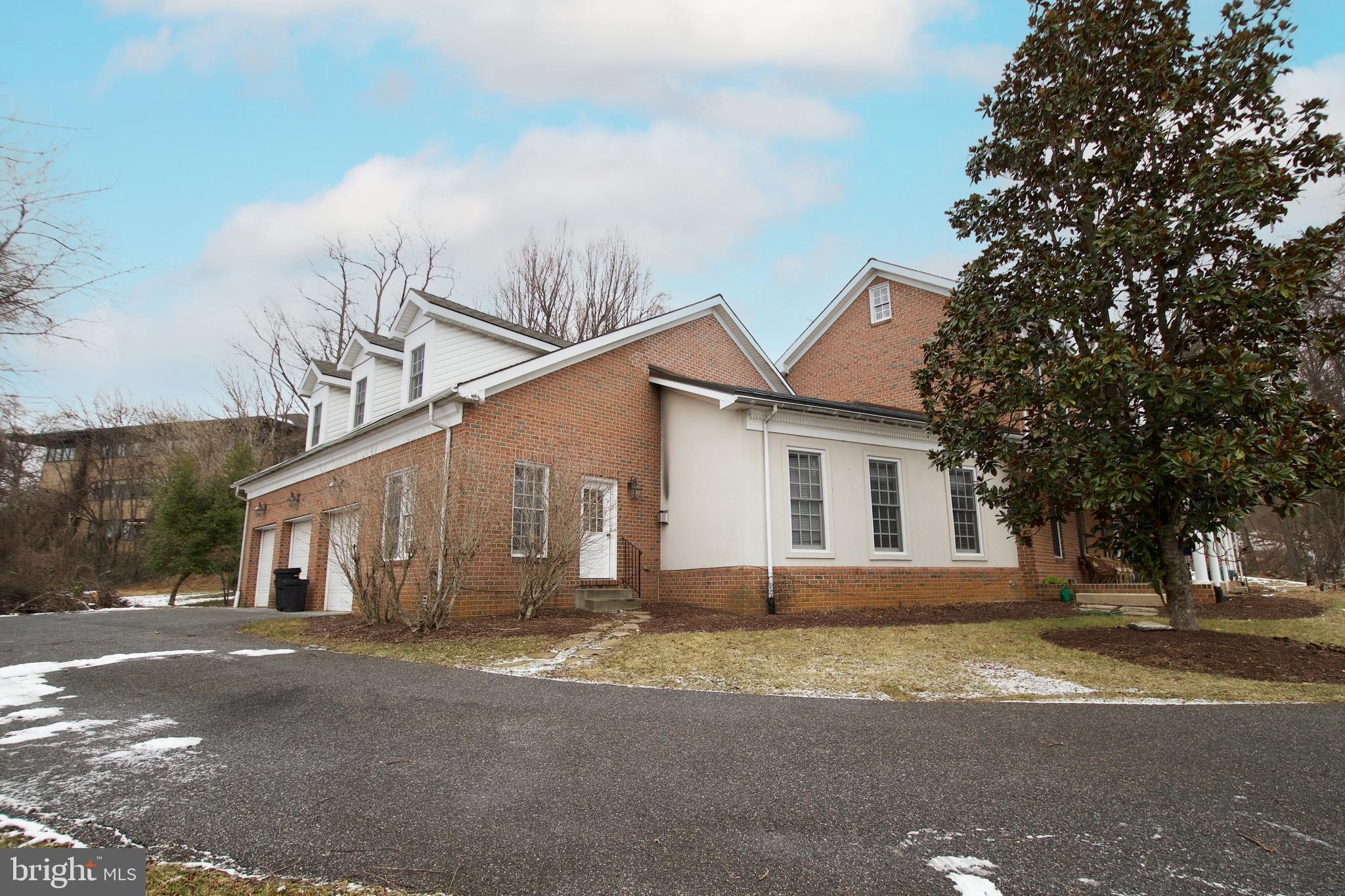 22 SAINT THOMAS LANE
