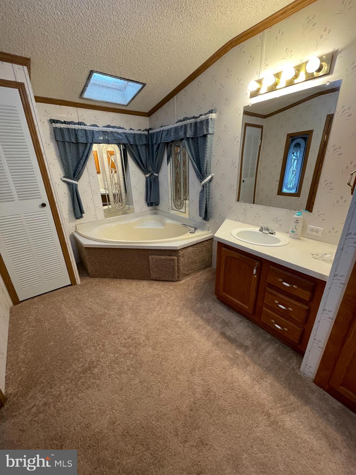 COUNTRY ACRES GOLDEN MHP - Residential