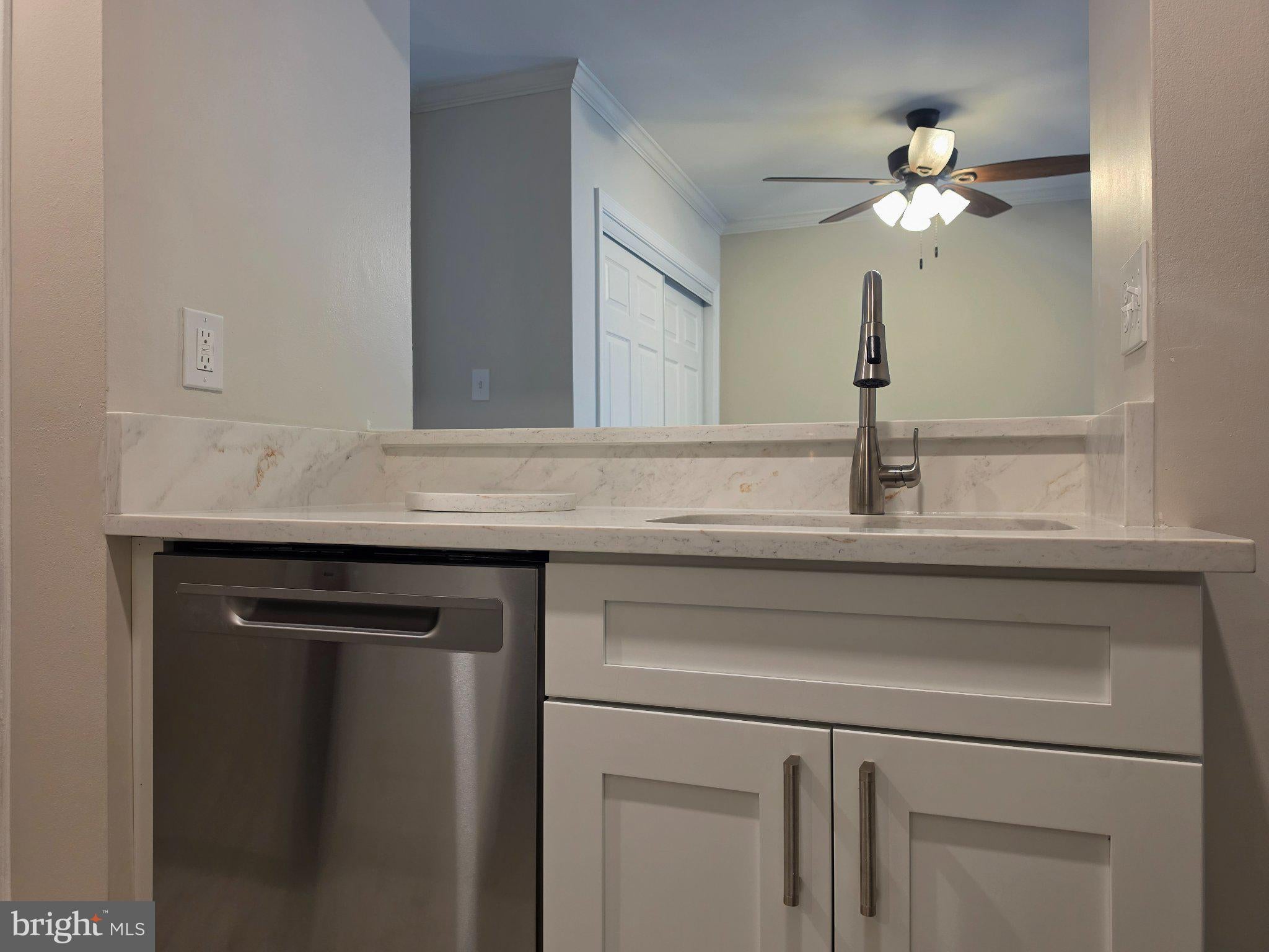 5767 REXFORD COURT G