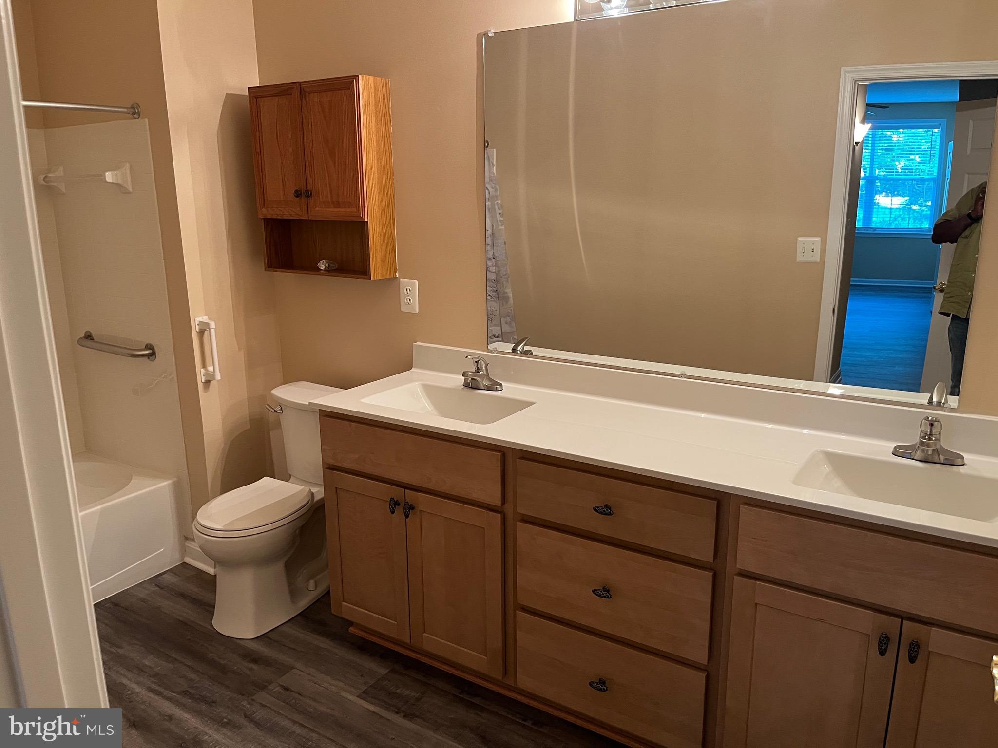 CAMERON GROVE - Residential Lease