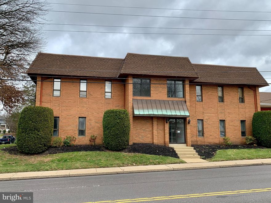 Immediate Occupancy - Modern Office Suite. This 1st floor unit, located on Route 611, provides excellent visibility. Large central office, three additional offices and storage area. Convenient location; 1/4 mile to Willow Grove Exit of Pennsylvania Turnpike. Rent includes all utilities, plus janitorial services.