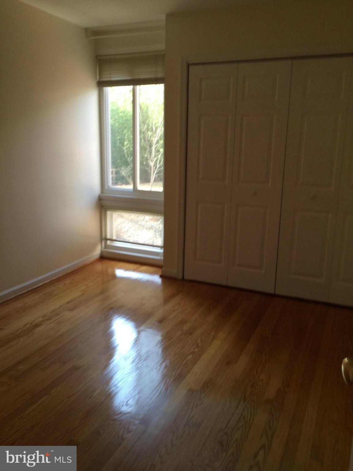 RED COAT WOODS - Residential Lease