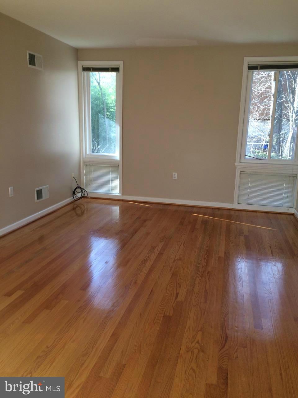 RED COAT WOODS - Residential Lease