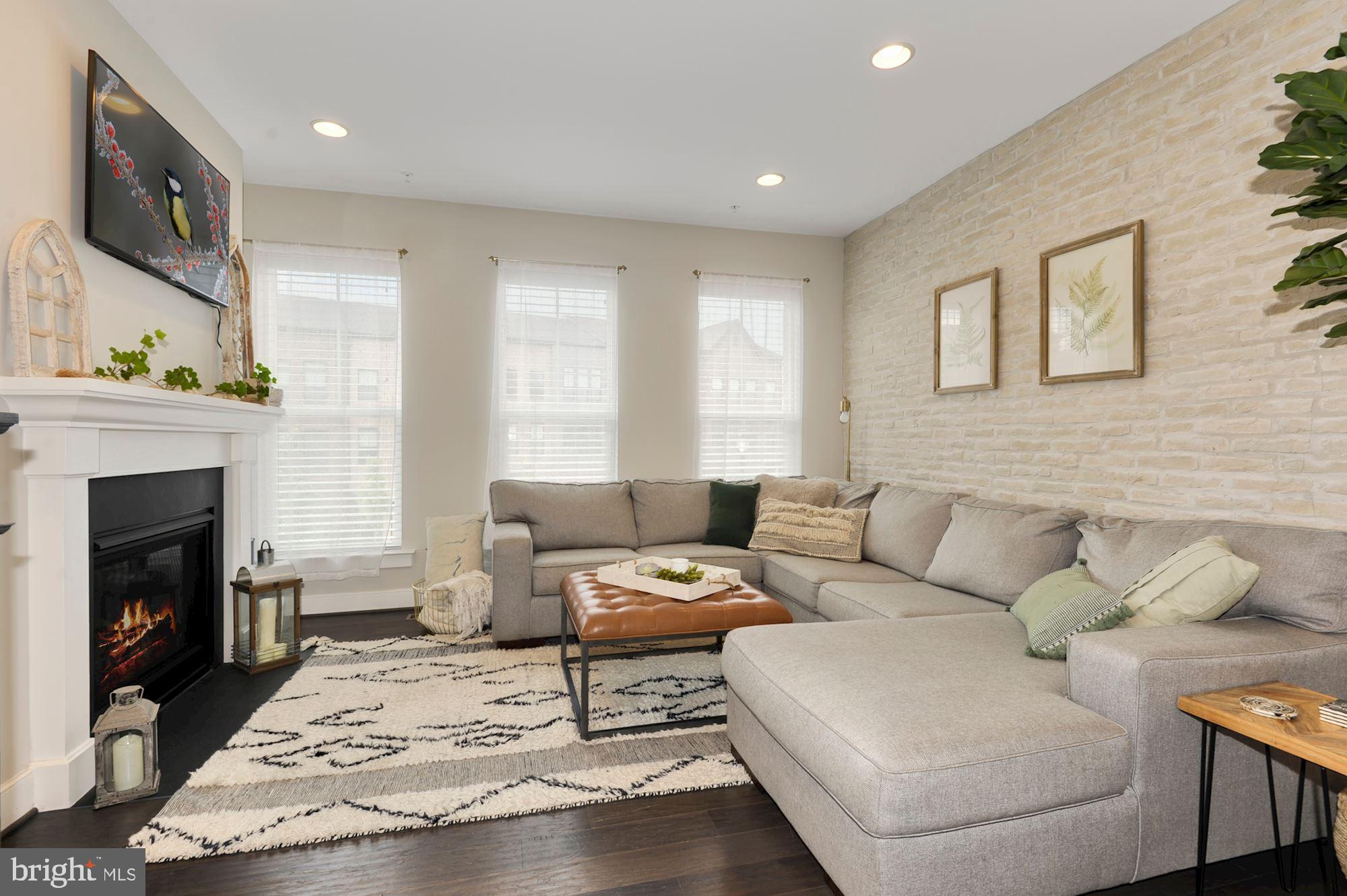 BRAMBLETON TOWN CENTER SOUTH - Residential