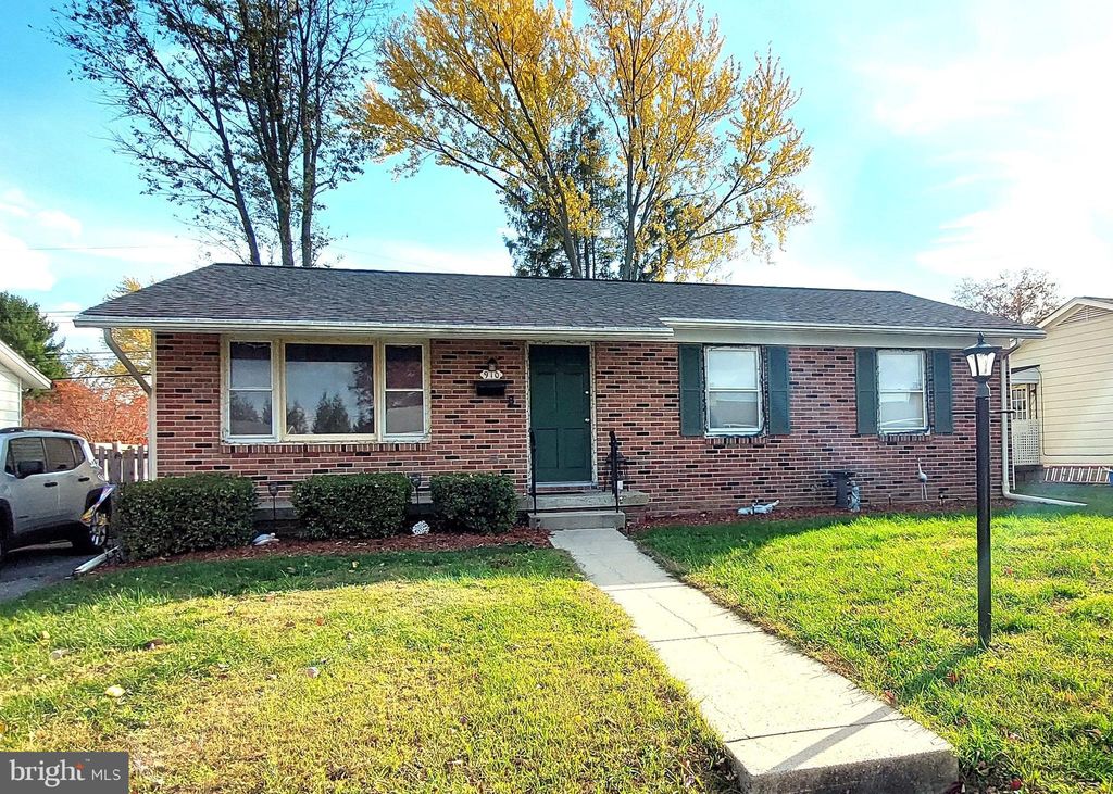 Photo of 910 Young Place, FREDERICK, MD 21702 (MLS # MDFR2072910)