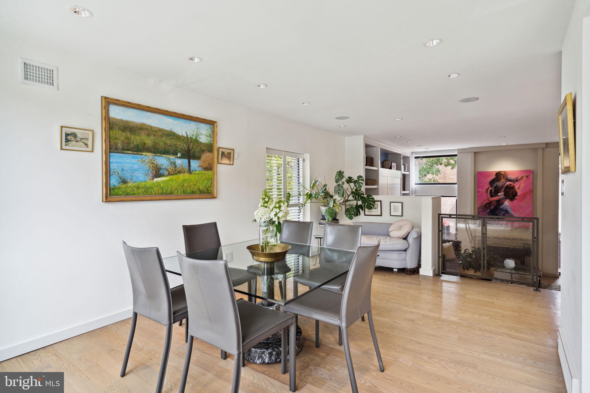 SOCIETY HILL - Residential