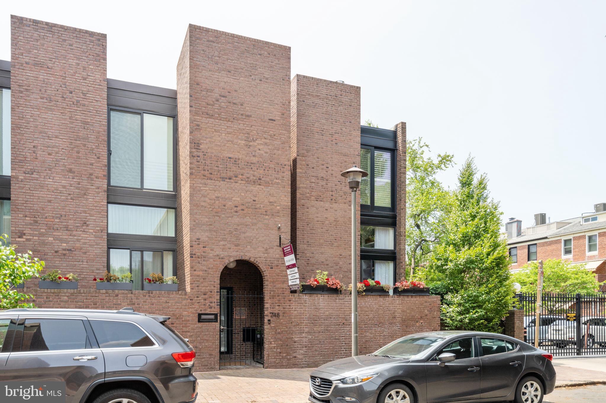 SOCIETY HILL - Residential