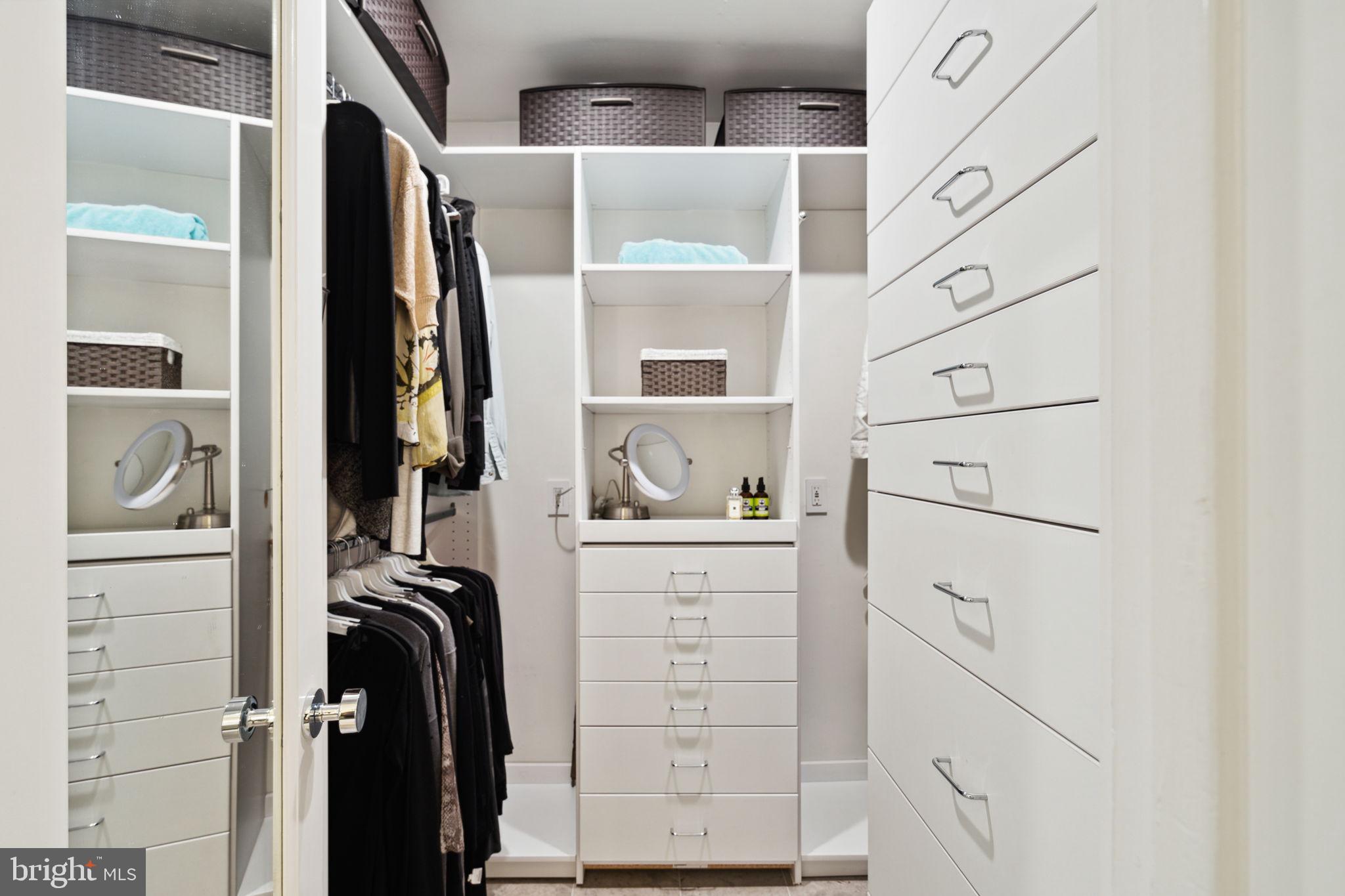 SOCIETY HILL - Residential