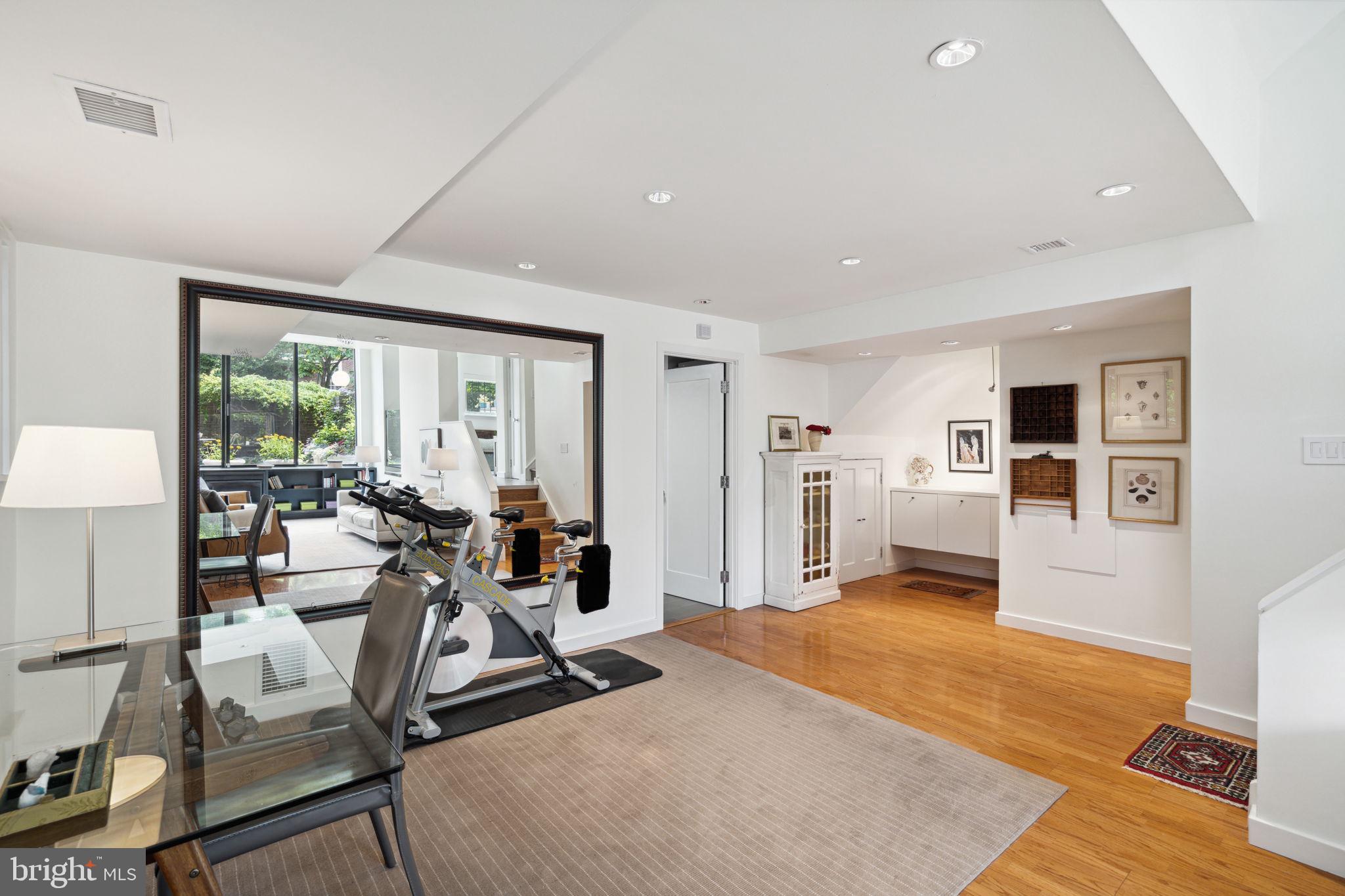 SOCIETY HILL - Residential