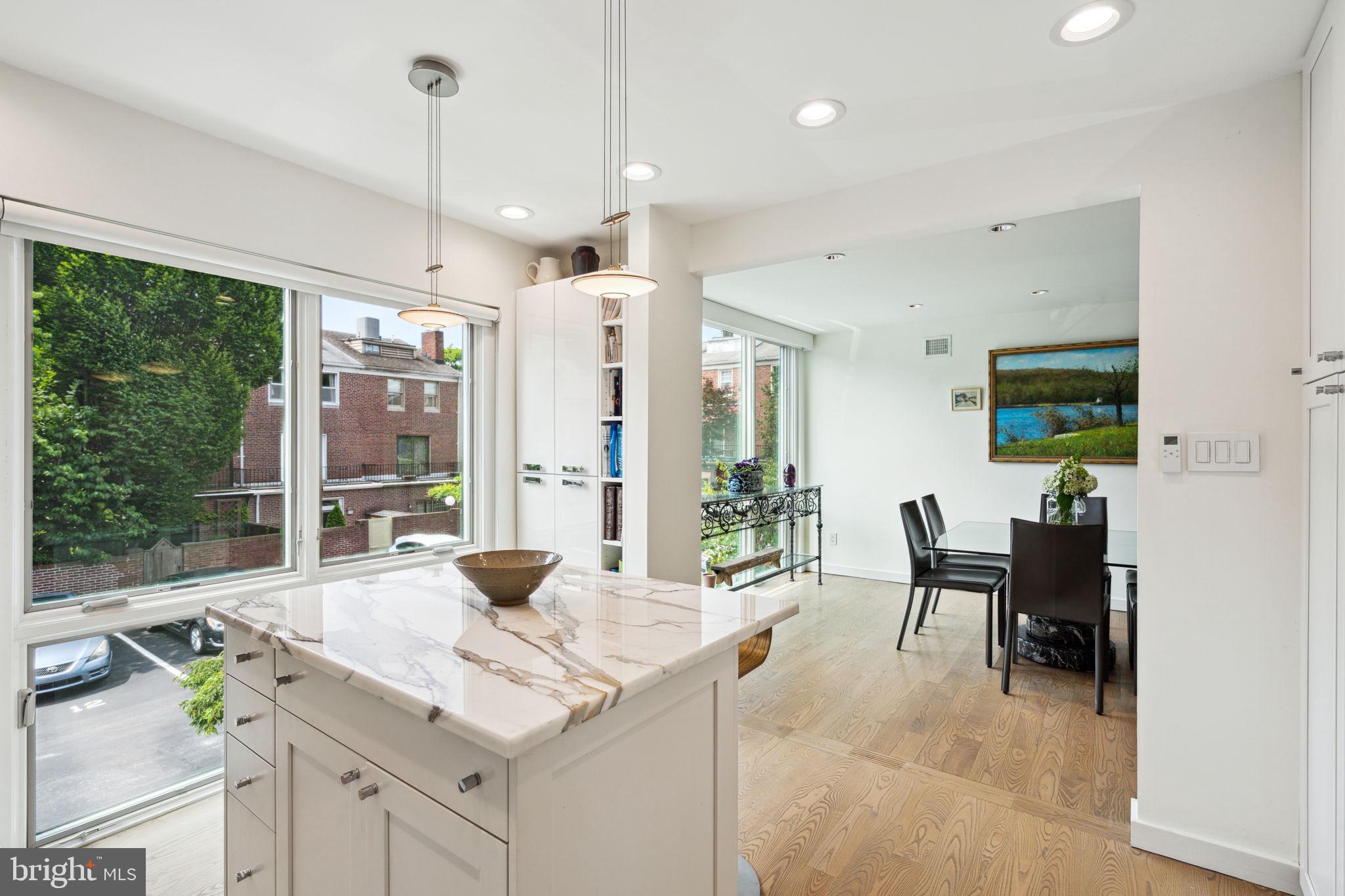 SOCIETY HILL - Residential