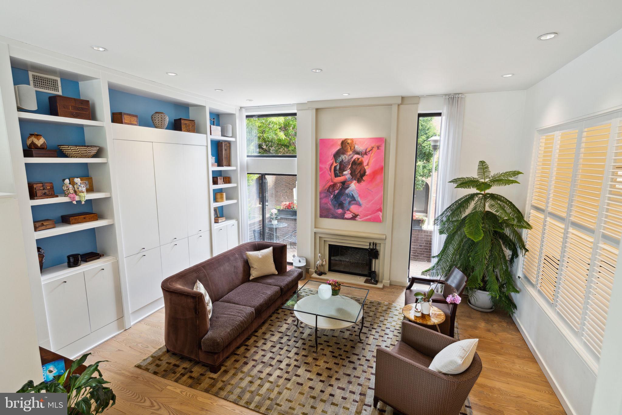 SOCIETY HILL - Residential