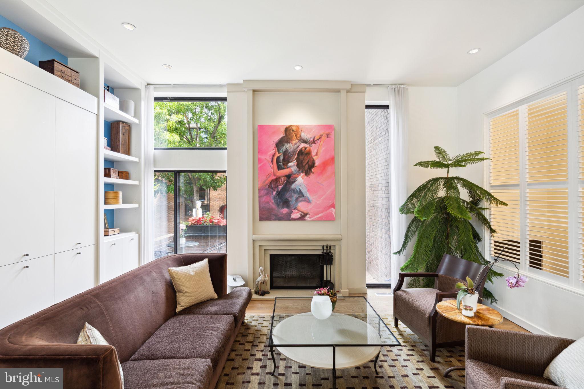 SOCIETY HILL - Residential