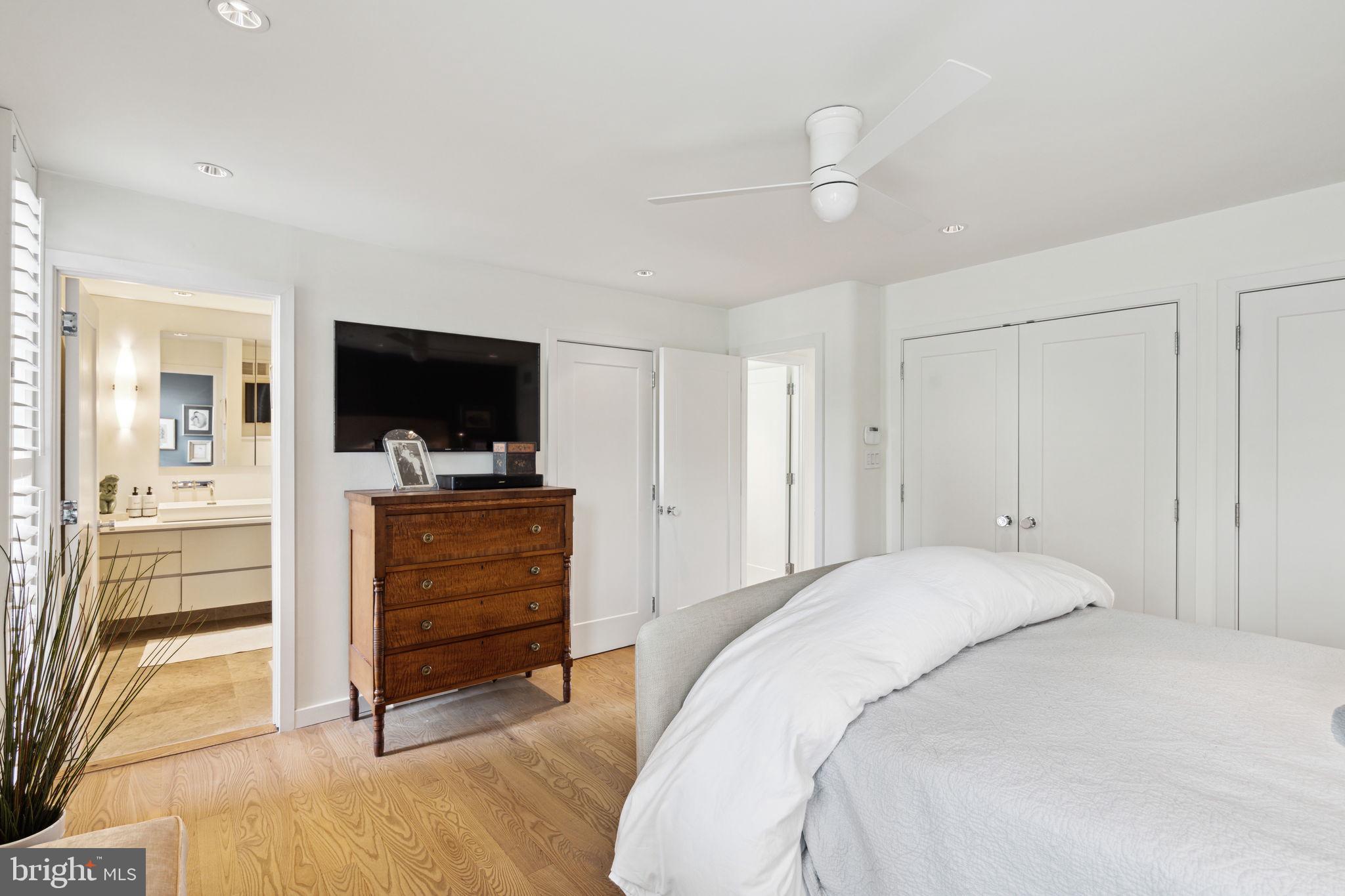 SOCIETY HILL - Residential