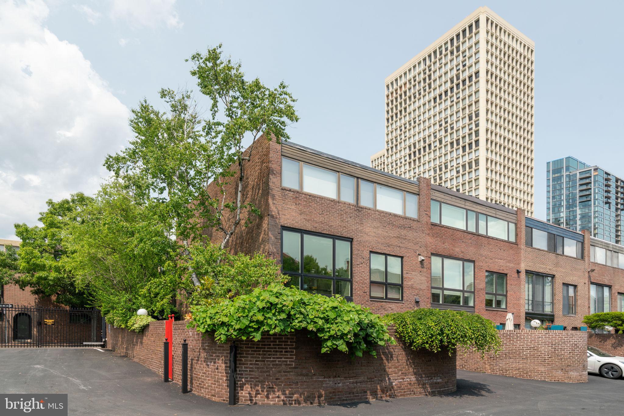 SOCIETY HILL - Residential