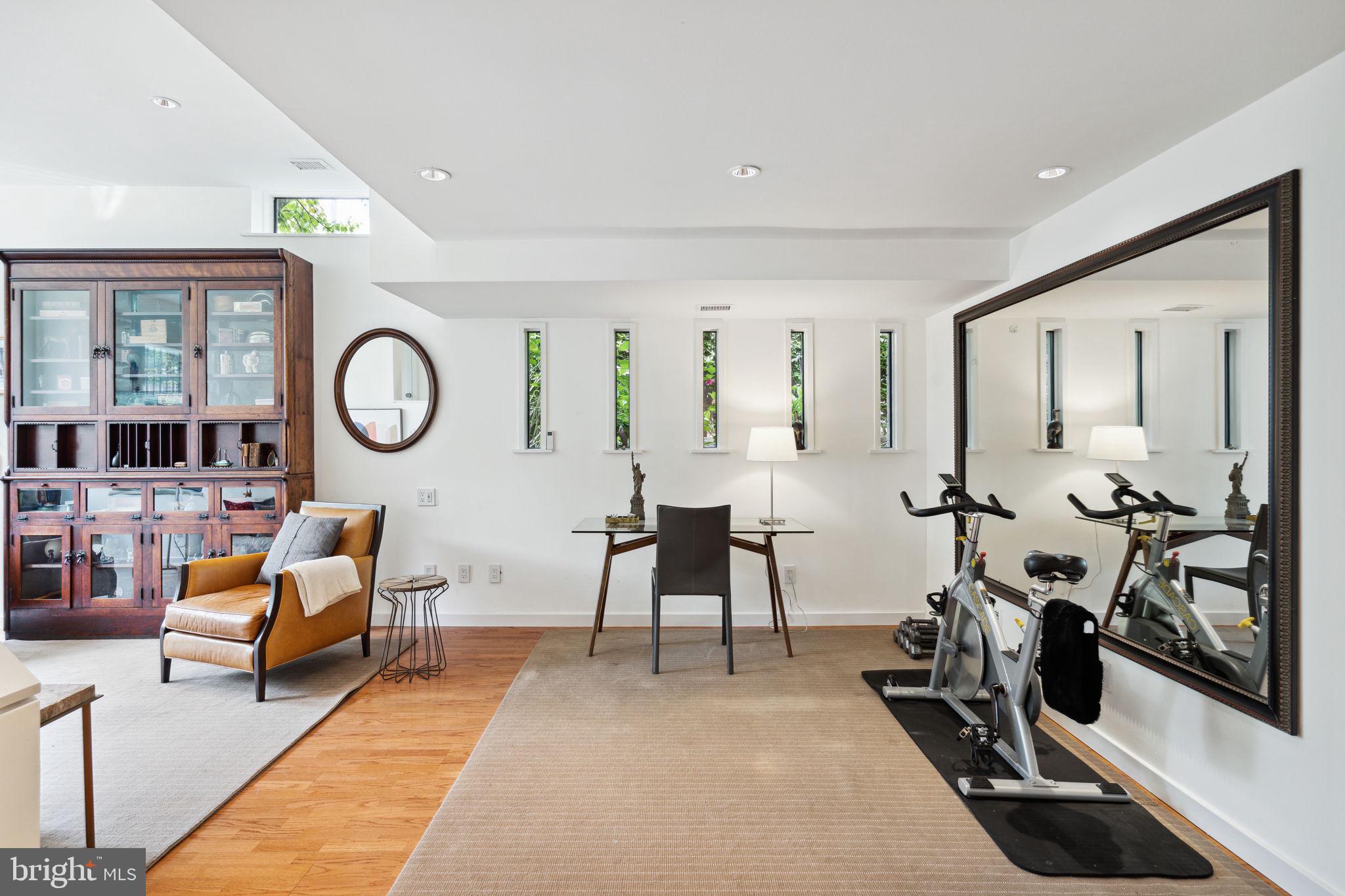 SOCIETY HILL - Residential