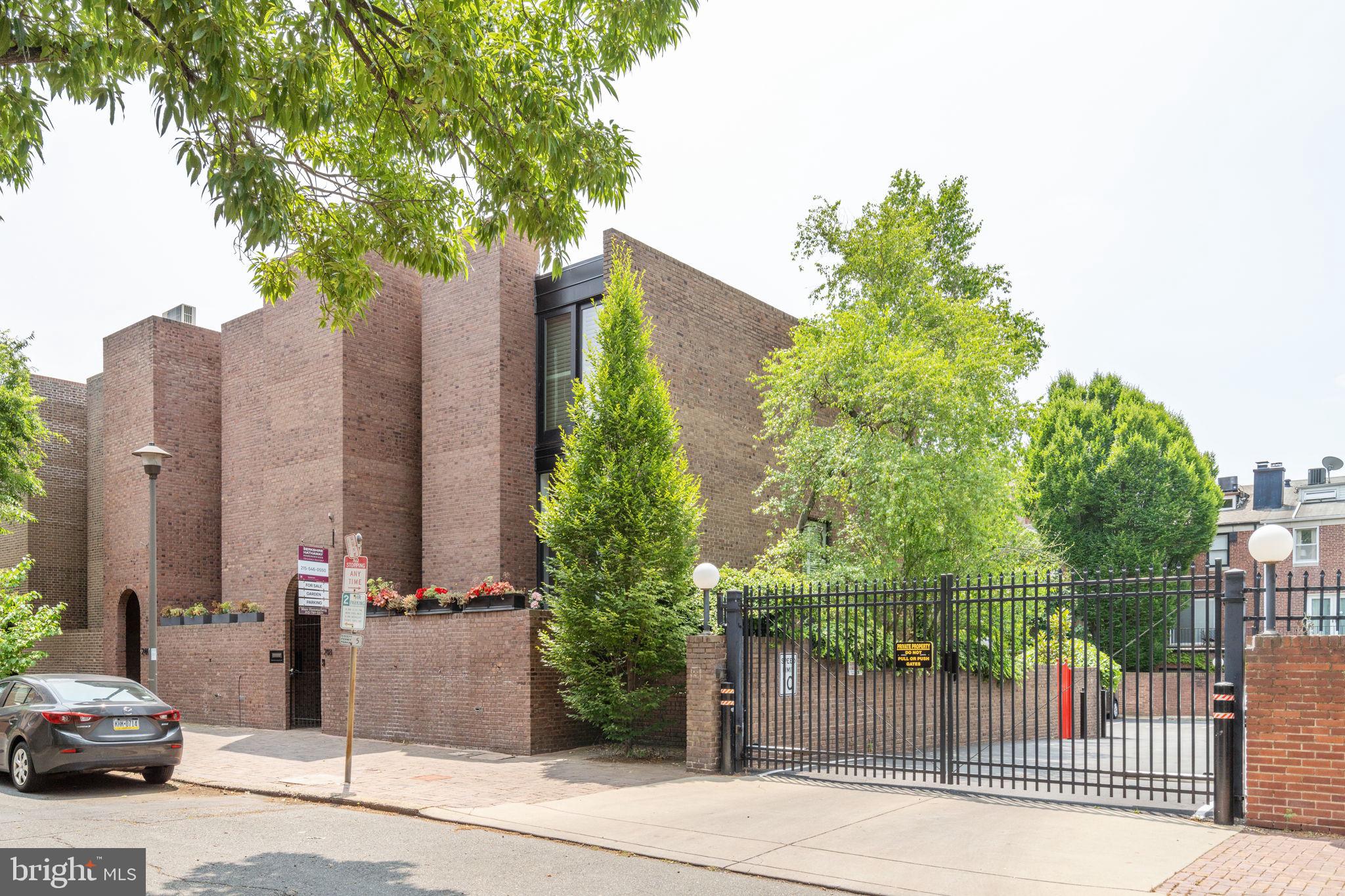 SOCIETY HILL - Residential