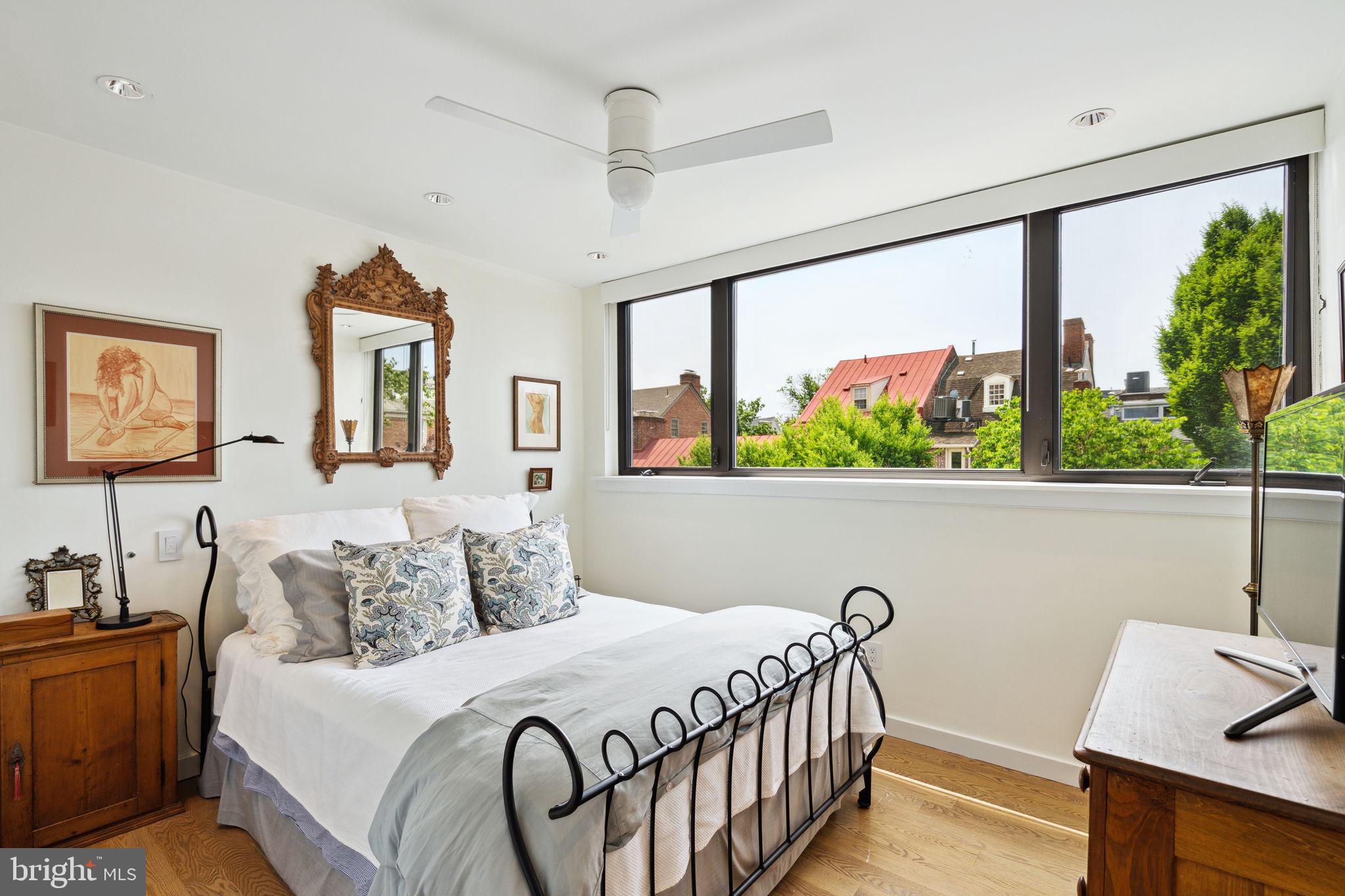 SOCIETY HILL - Residential