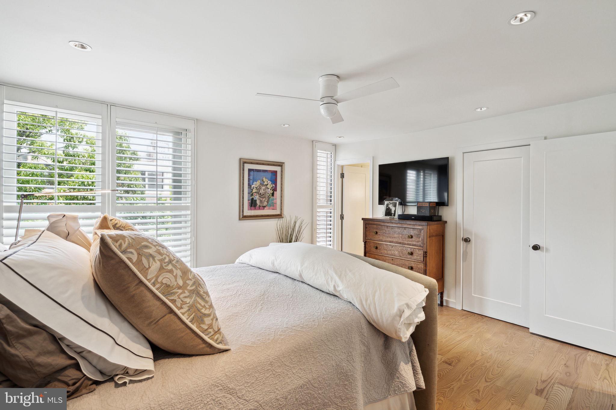 SOCIETY HILL - Residential