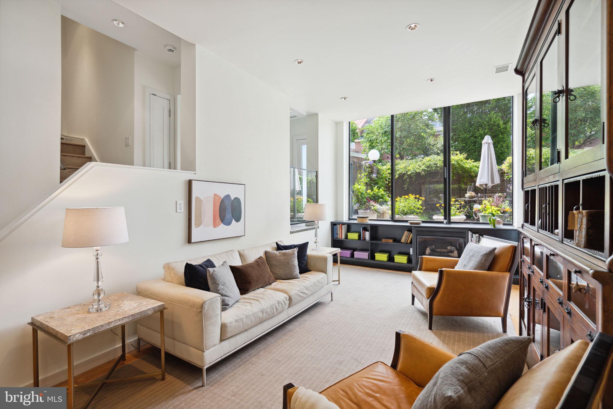 SOCIETY HILL - Residential