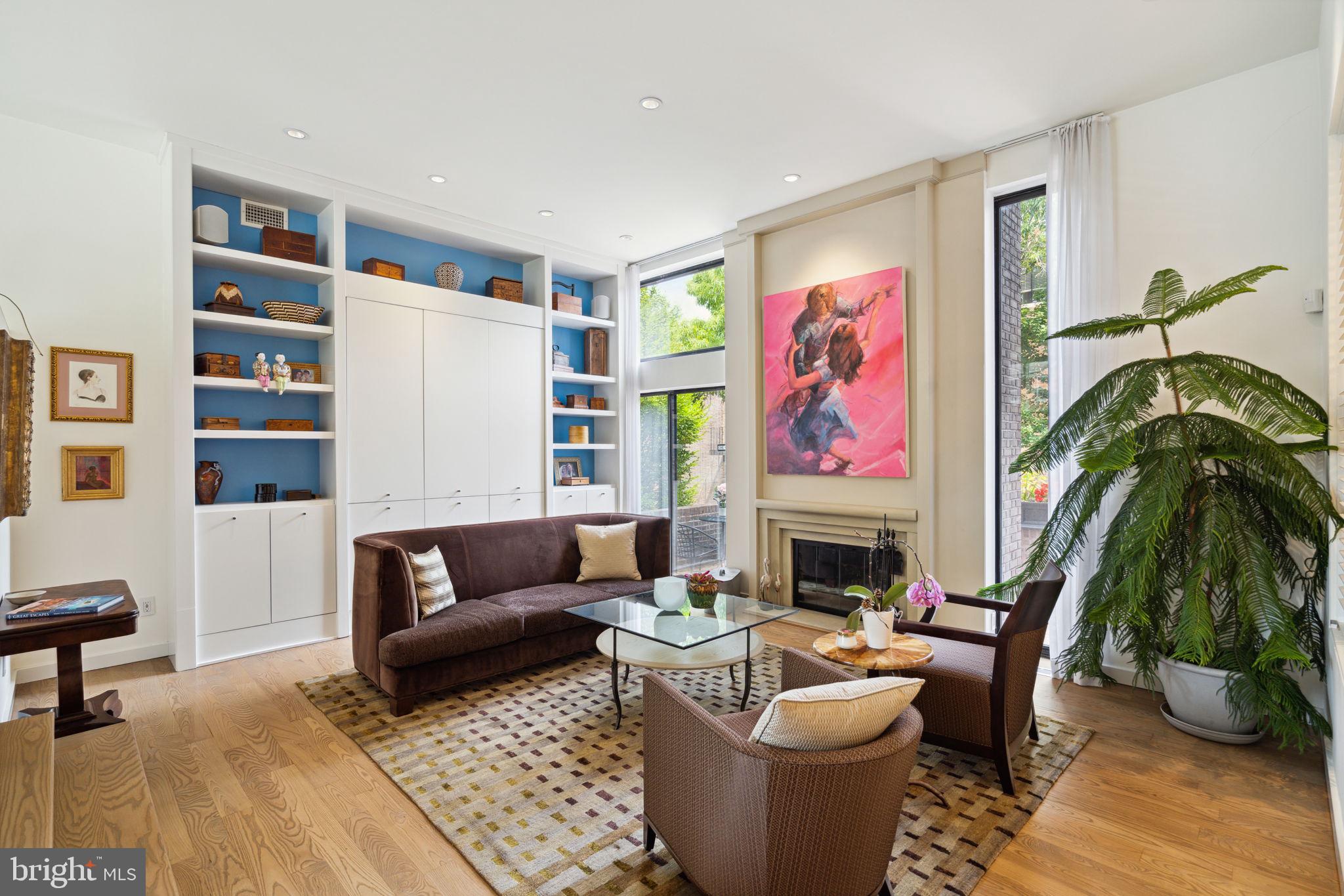 SOCIETY HILL - Residential