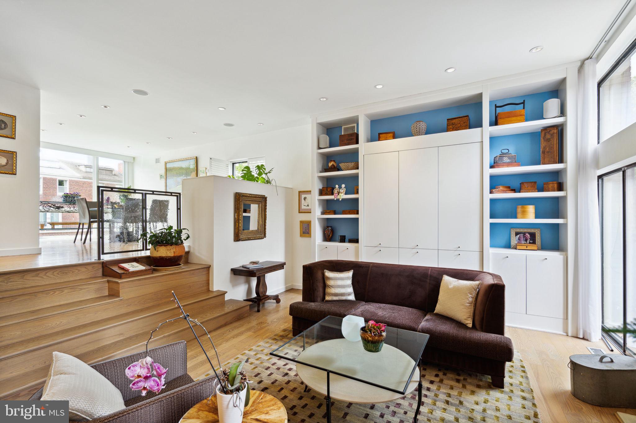 SOCIETY HILL - Residential