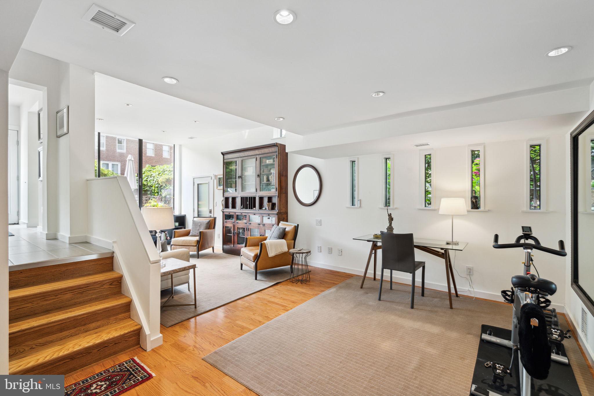 SOCIETY HILL - Residential