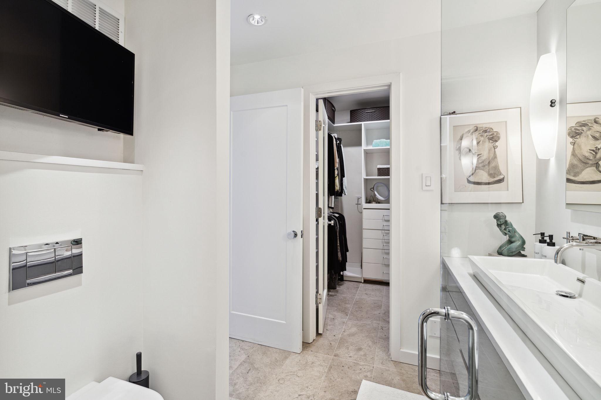 SOCIETY HILL - Residential