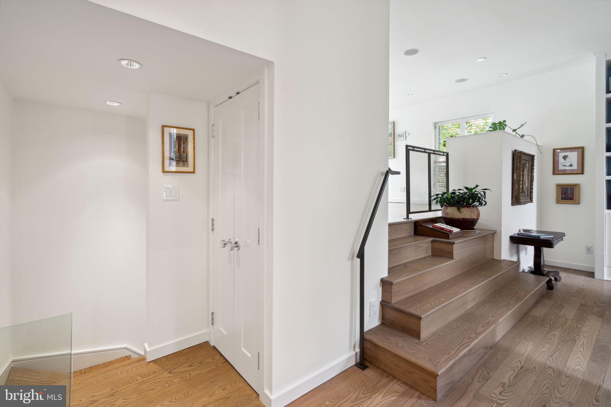 SOCIETY HILL - Residential