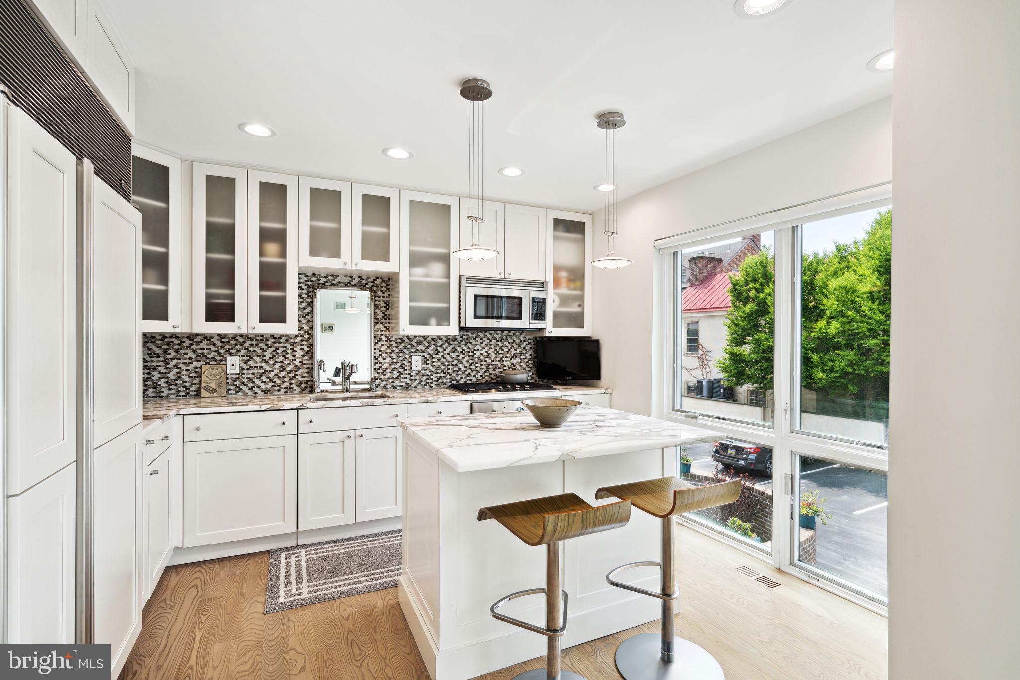 SOCIETY HILL - Residential