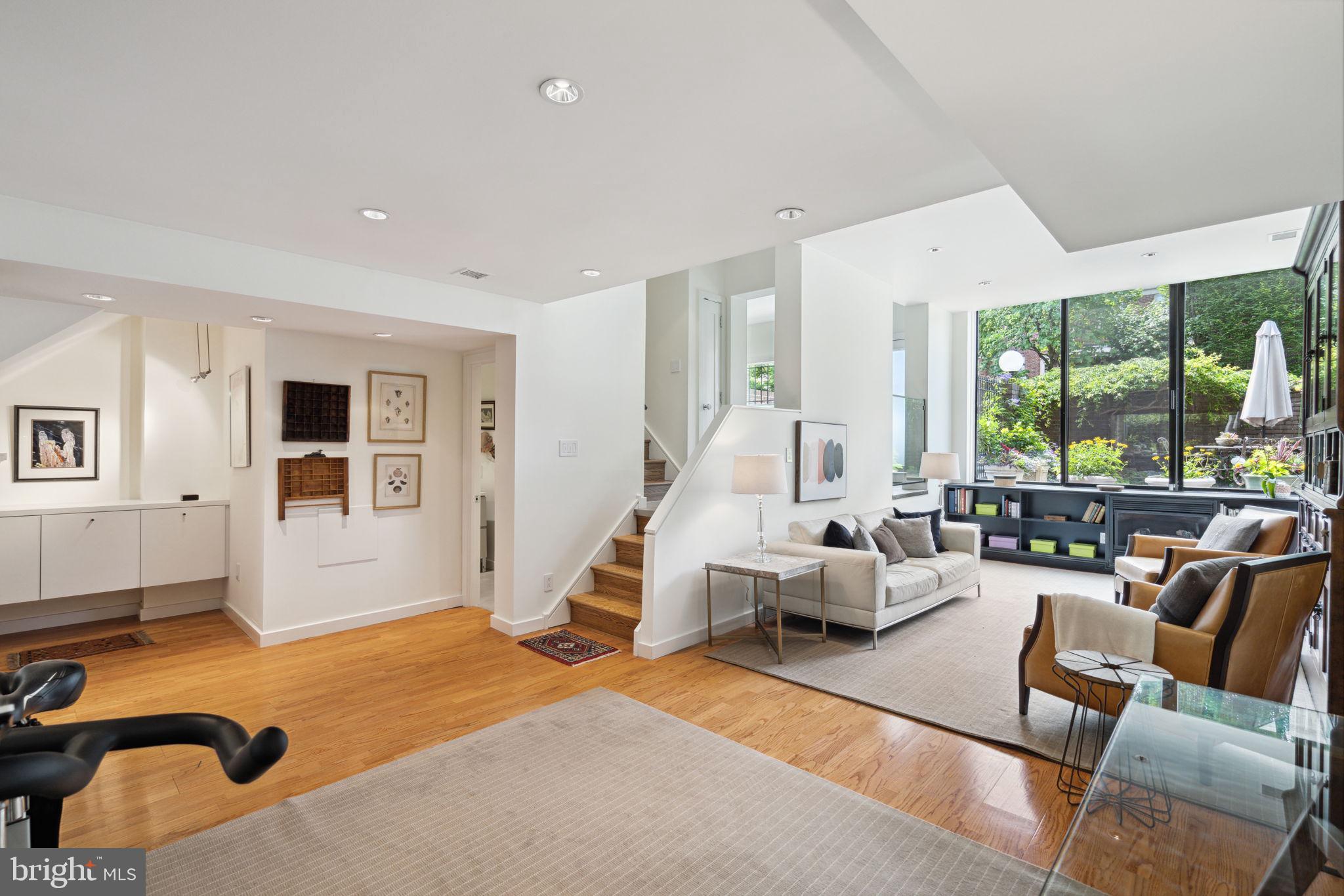 SOCIETY HILL - Residential