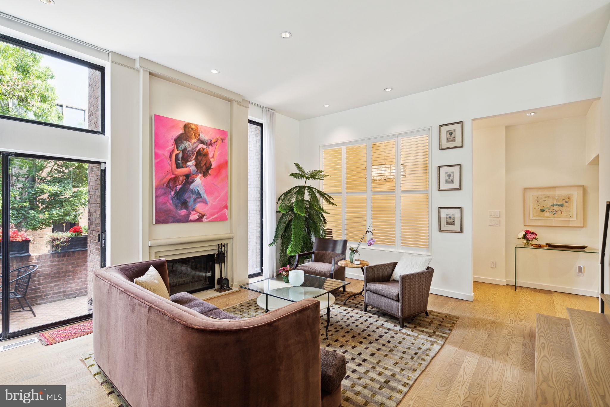 SOCIETY HILL - Residential