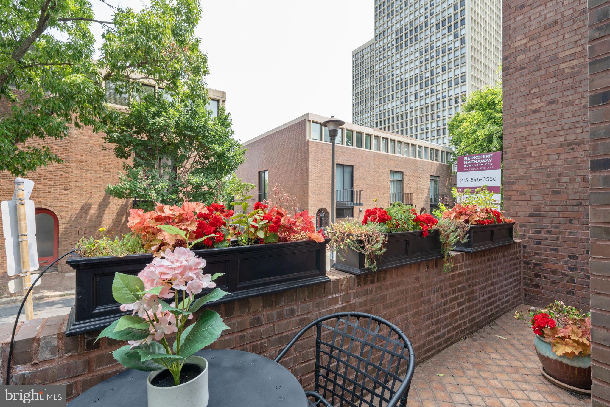 SOCIETY HILL - Residential