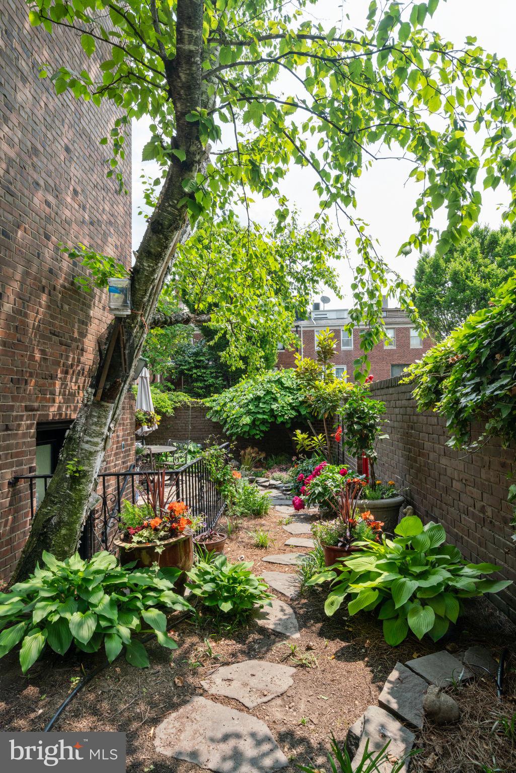 SOCIETY HILL - Residential