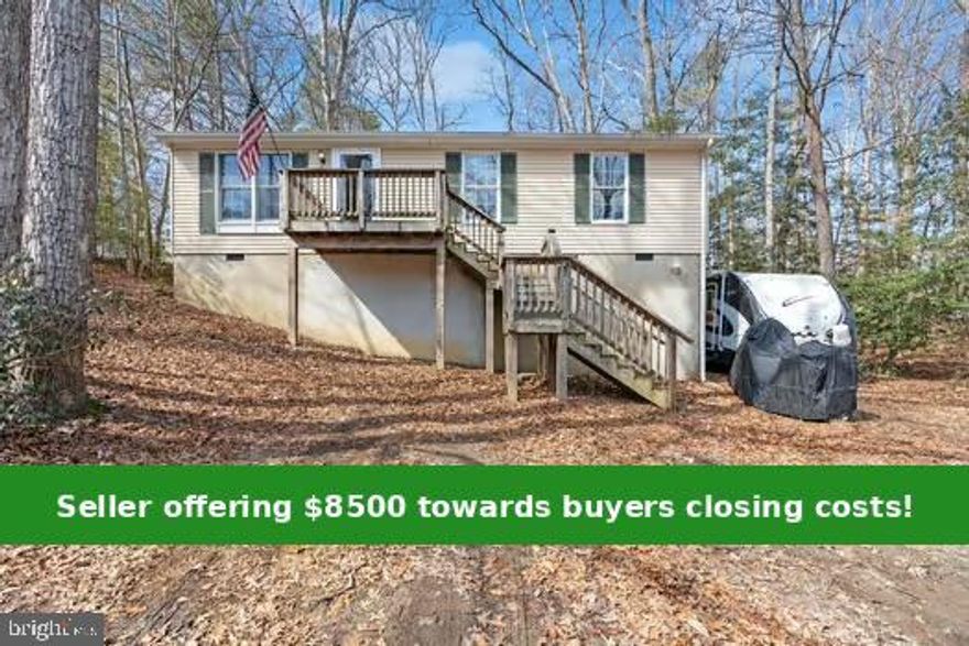 Adorable rambler with all you need on the main level plus a huge walk in crawl space for storage.  Traditional floor plan with family room, kitchen and a separate formal dining or flex room off the kitchen plus three bedrooms, a full bath and a laundry area. 
New roof and well maintained HVAC unit plus additional storage with the newer outdoor shed.  Enjoy access to the lake and bay with sandy beach’s plus the other many community amenities.  Sellers purchased new flooring and can install for the buyer or leave for them.  Shows well!!!!!