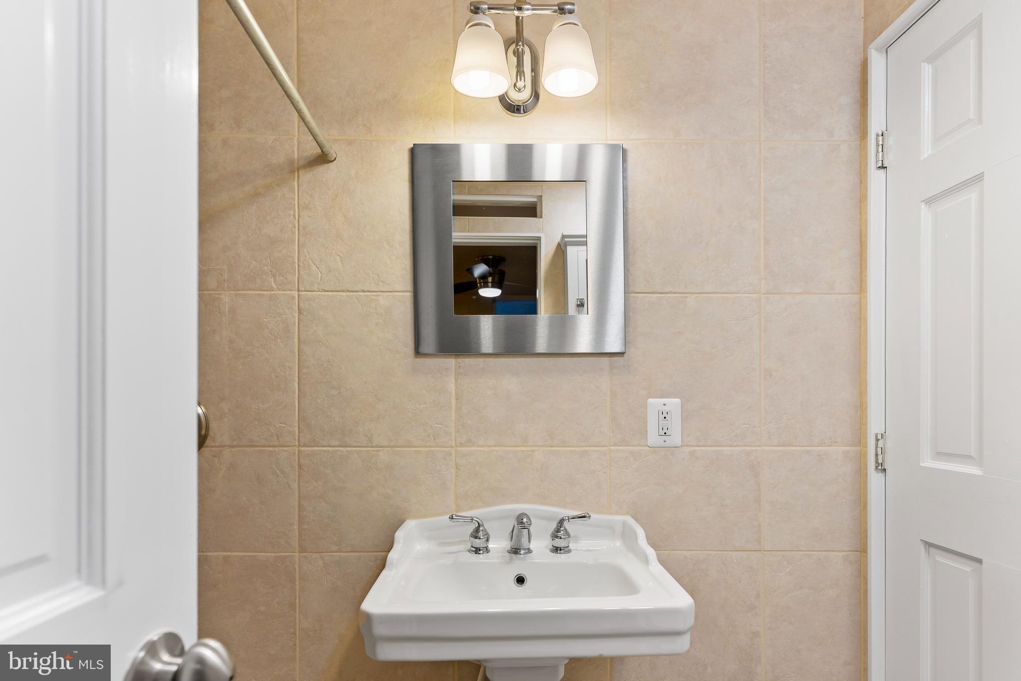 OLD TOWN - Residential Lease