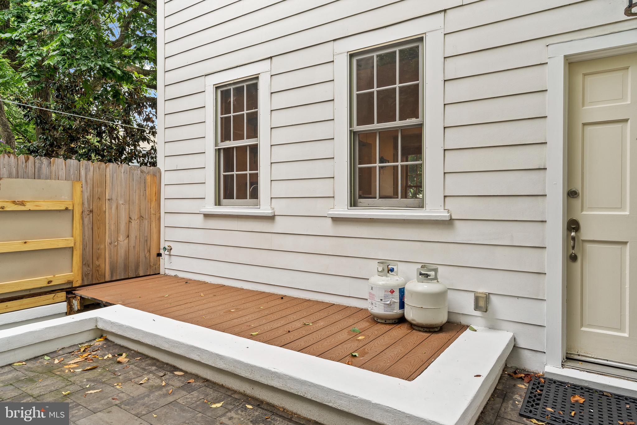 OLD TOWN - Residential Lease