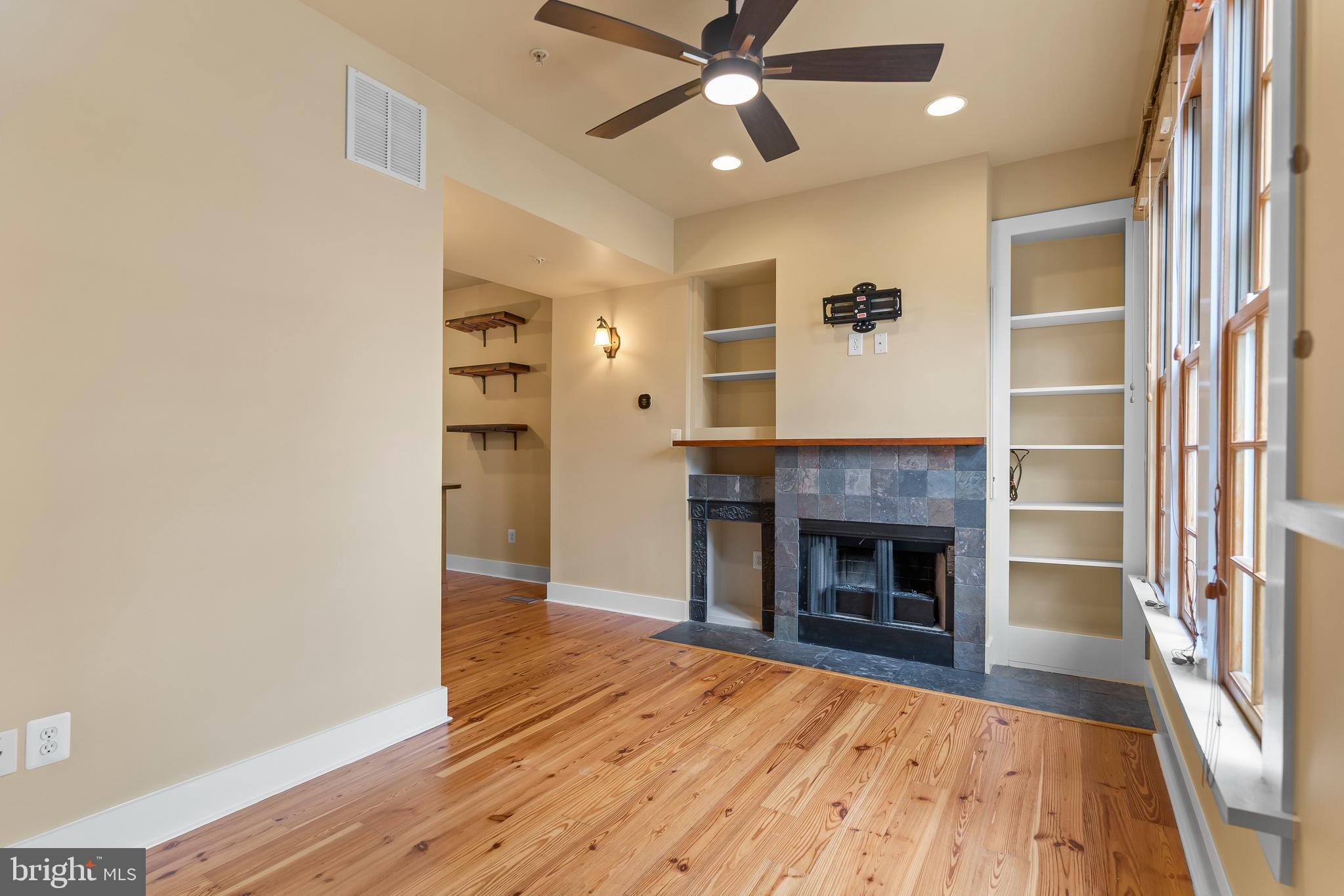 OLD TOWN - Residential Lease