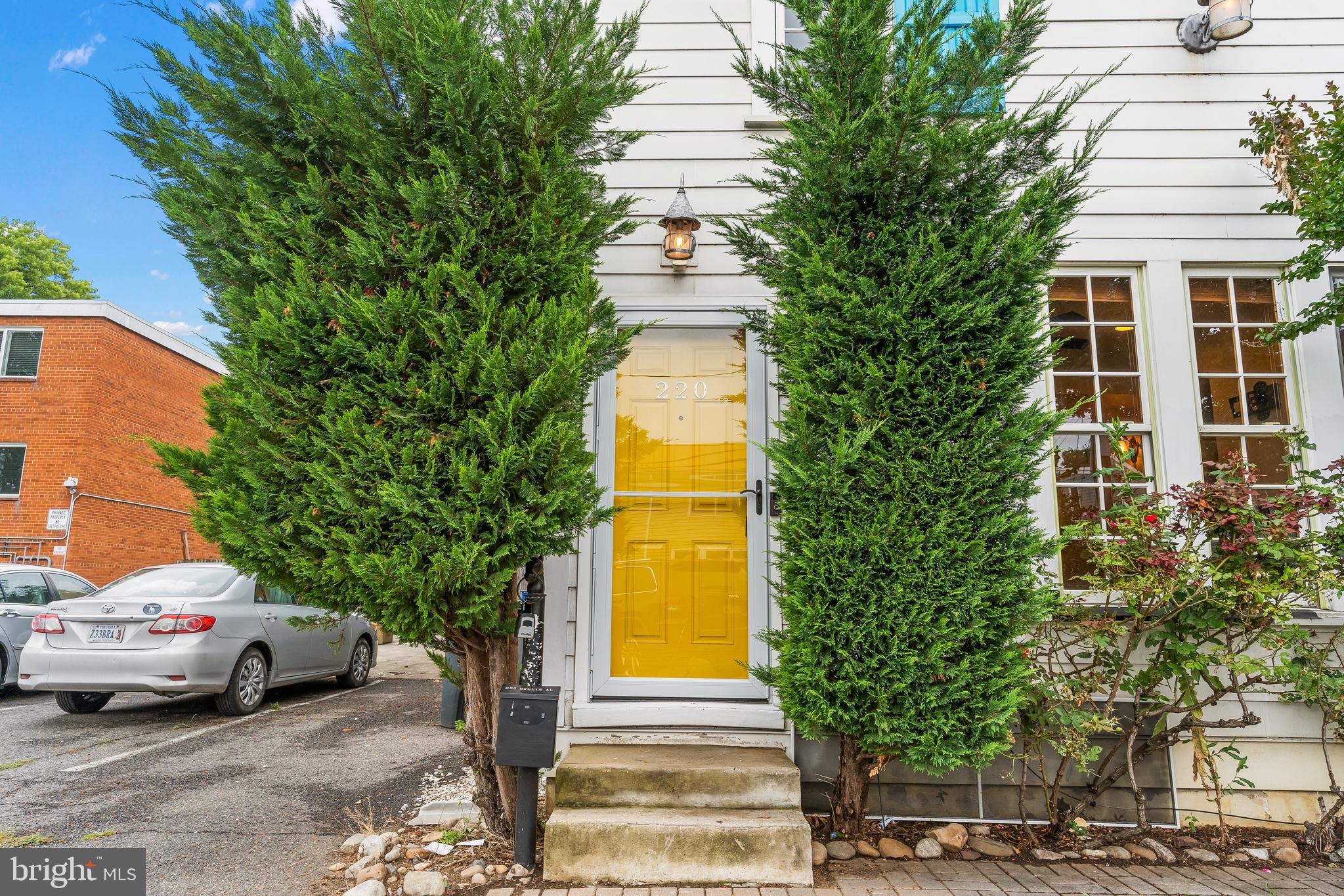 OLD TOWN - Residential Lease