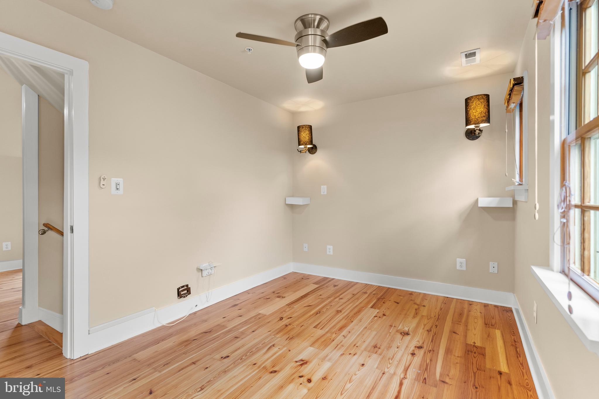 OLD TOWN - Residential Lease