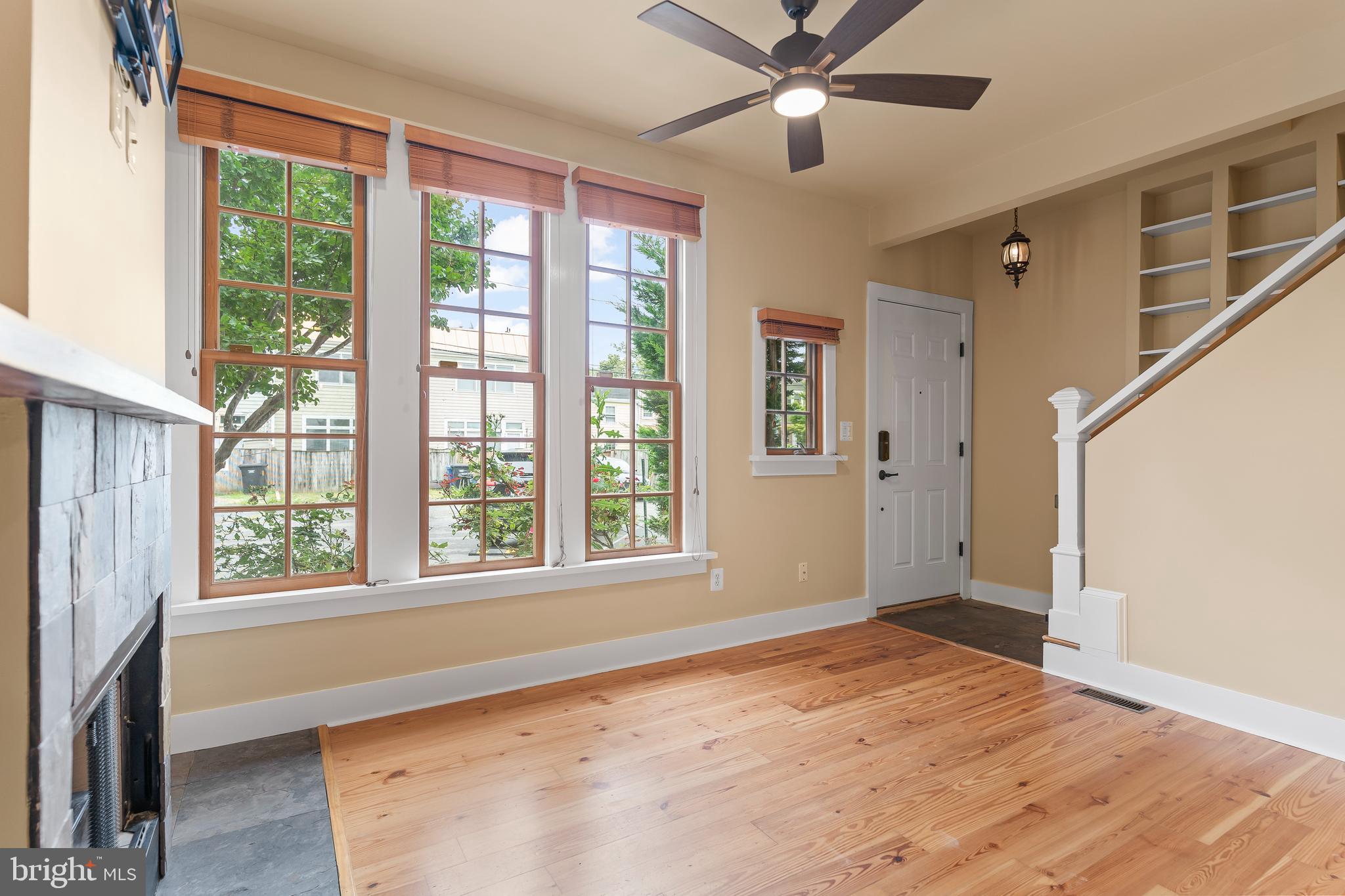 OLD TOWN - Residential Lease