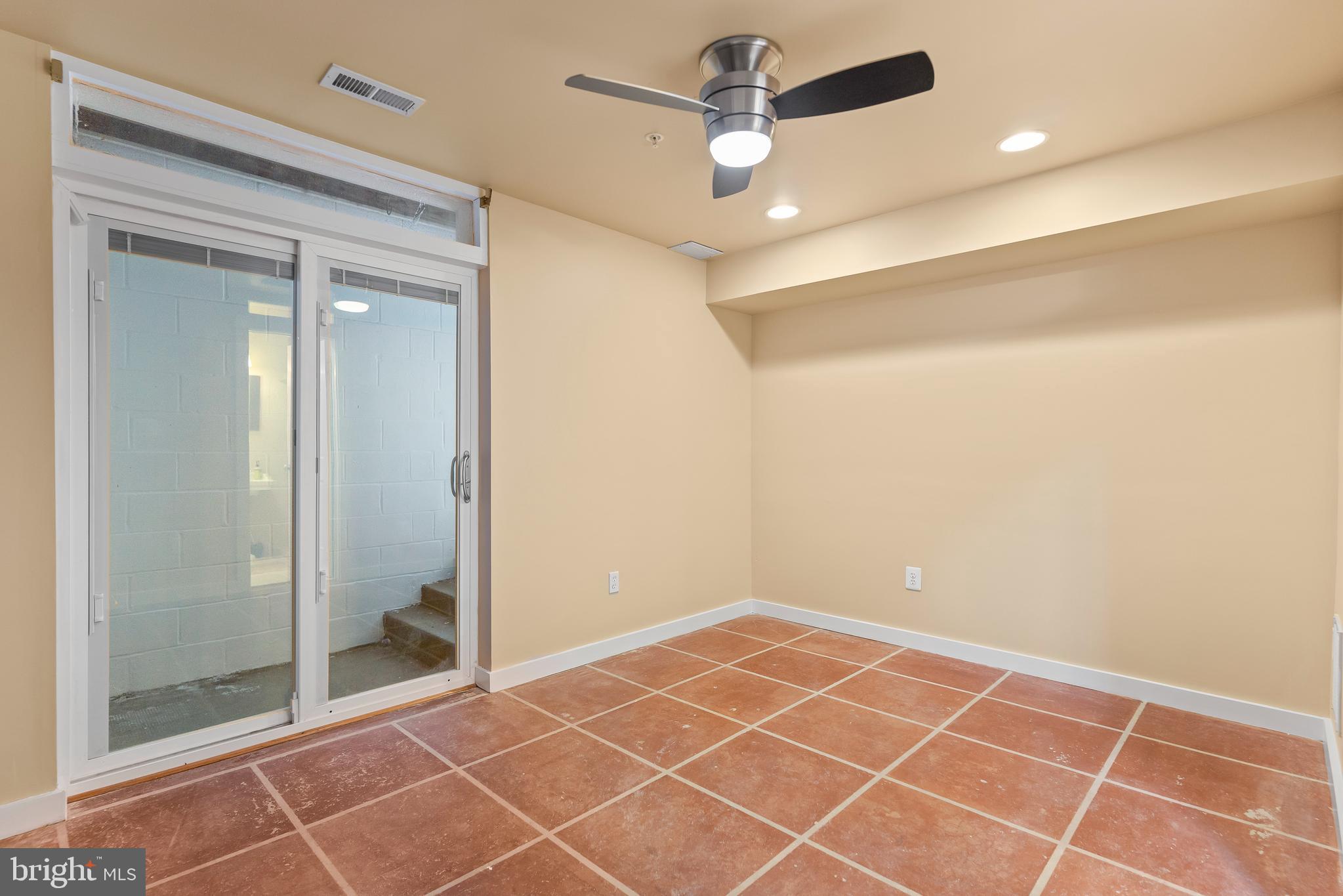 OLD TOWN - Residential Lease